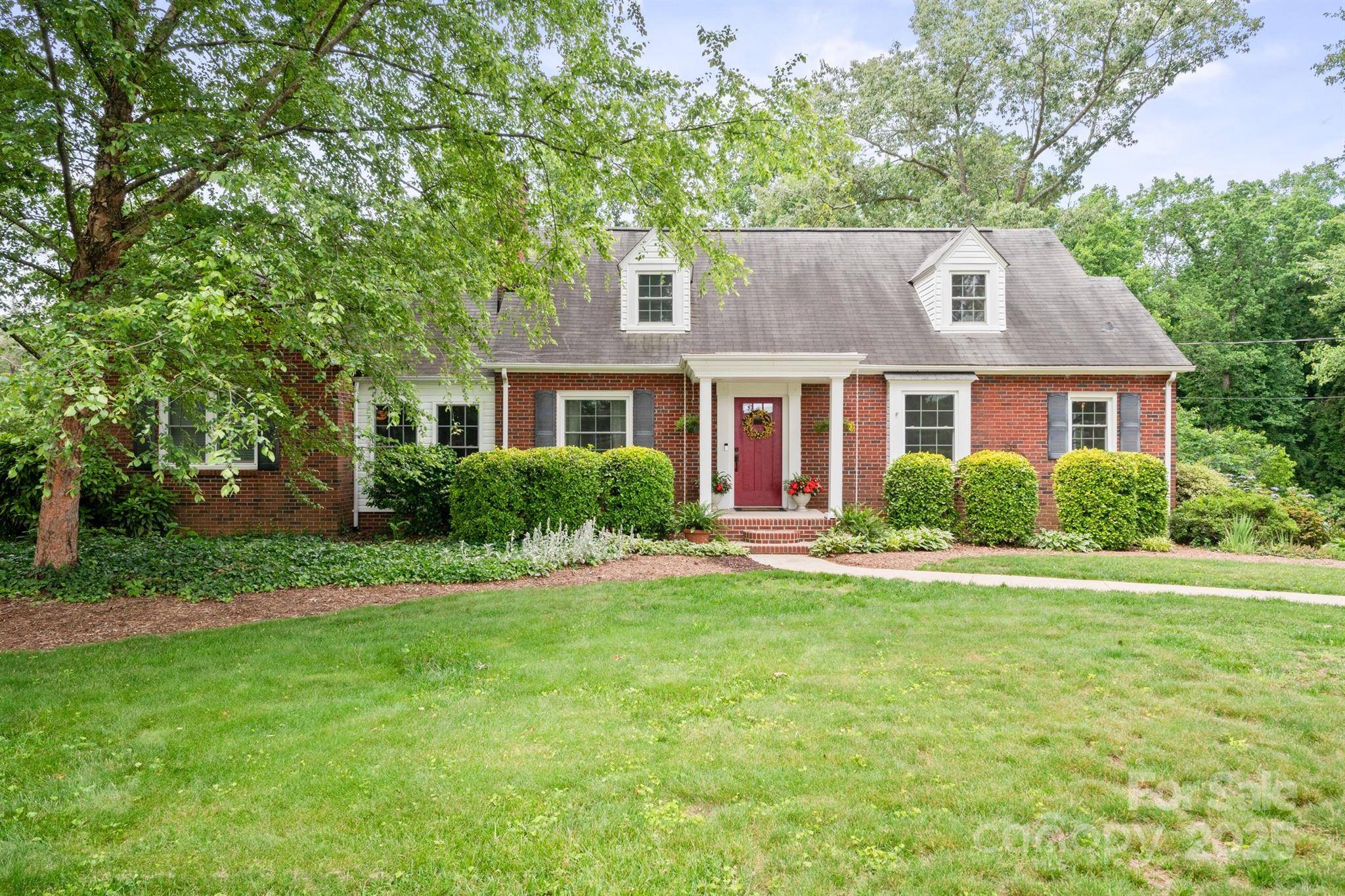 Hickory, NC 28601,81 21st AVE NW