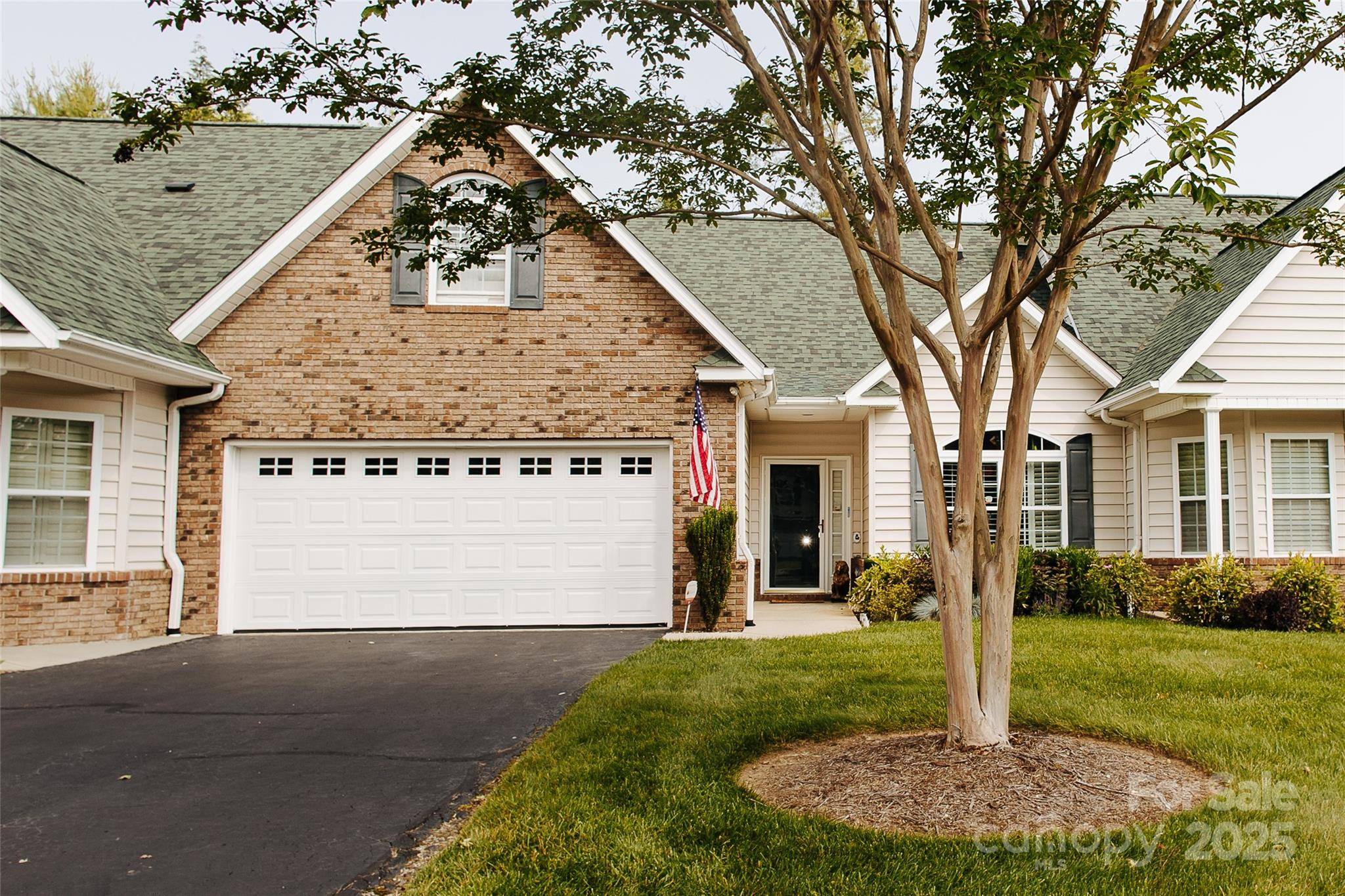 Hendersonville, NC 28792,47 Victoria Park DR