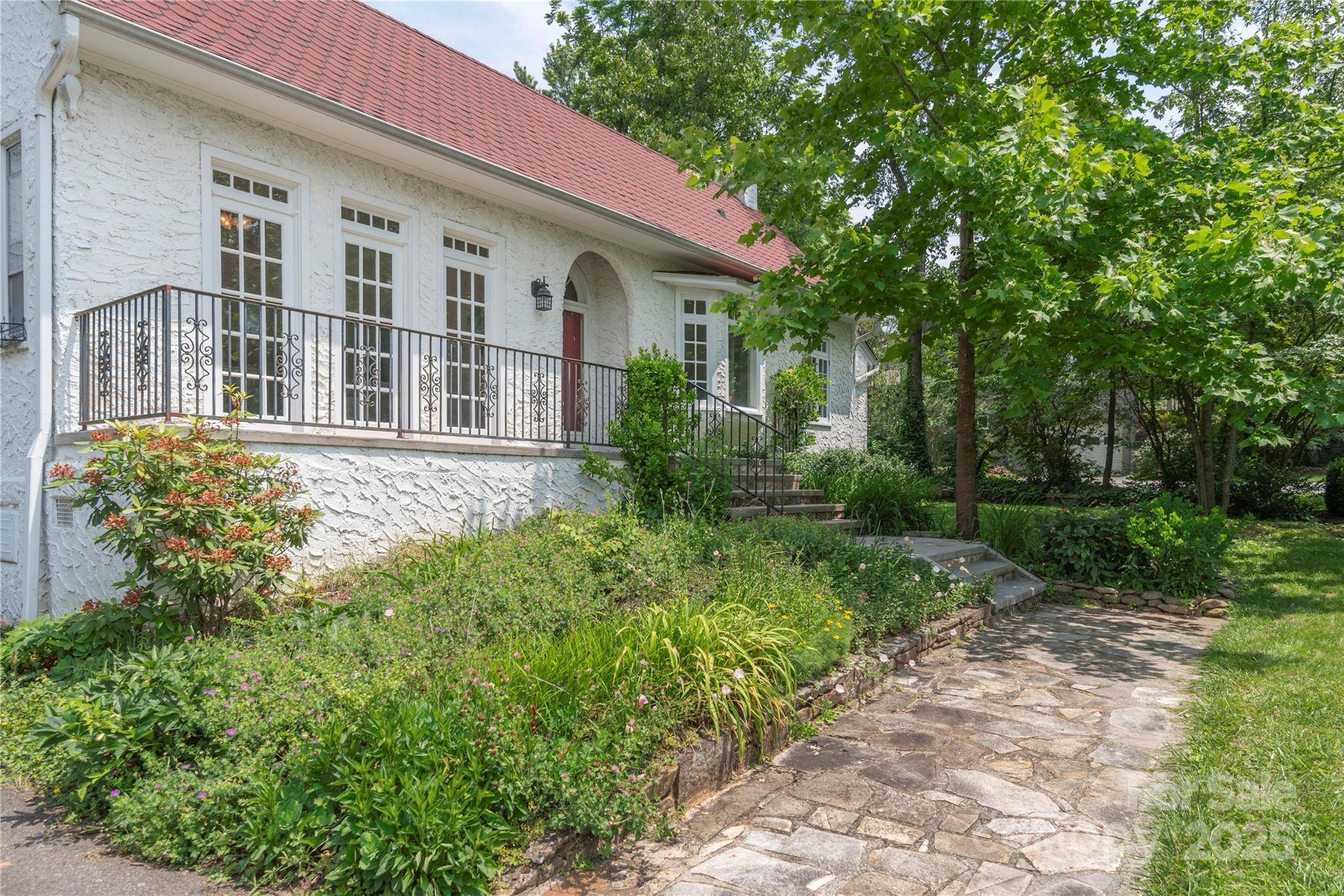 Asheville, NC 28804,118 Glen Falls RD