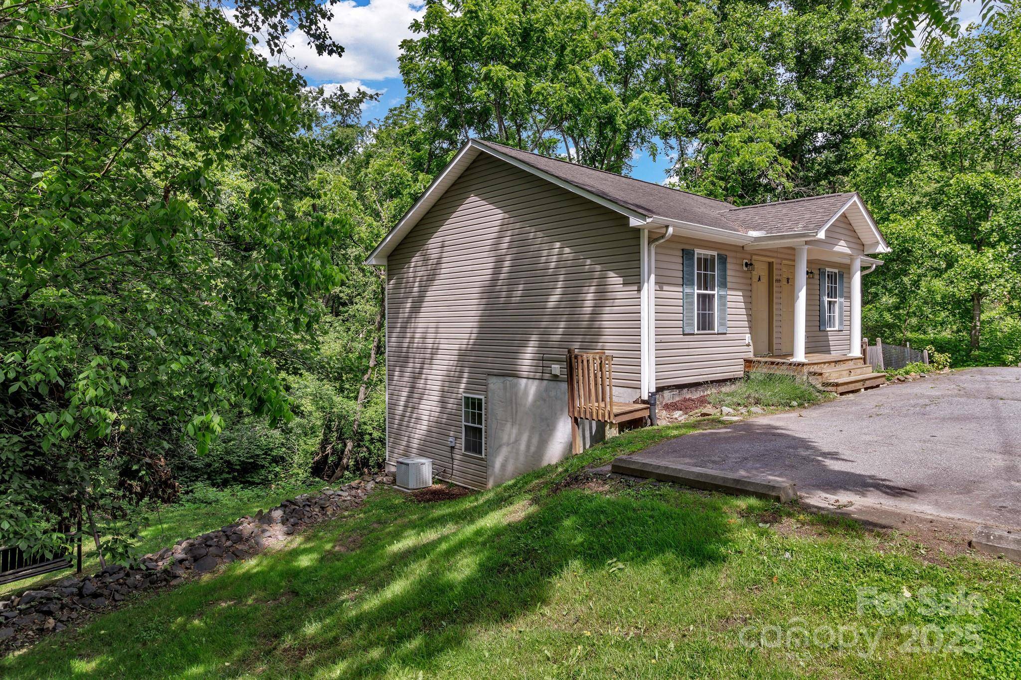 Weaverville, NC 28787,222 New Stock RD