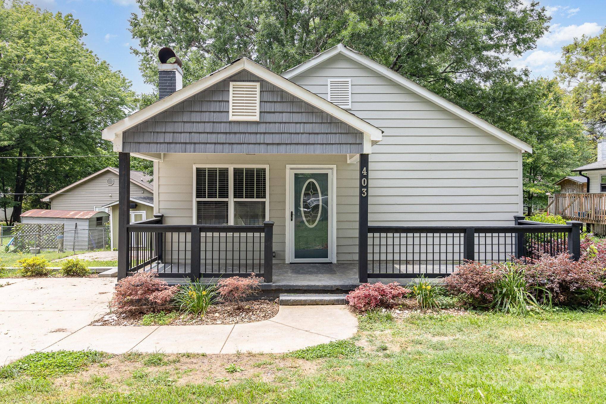Cherryville, NC 28021,403 Weaver ST