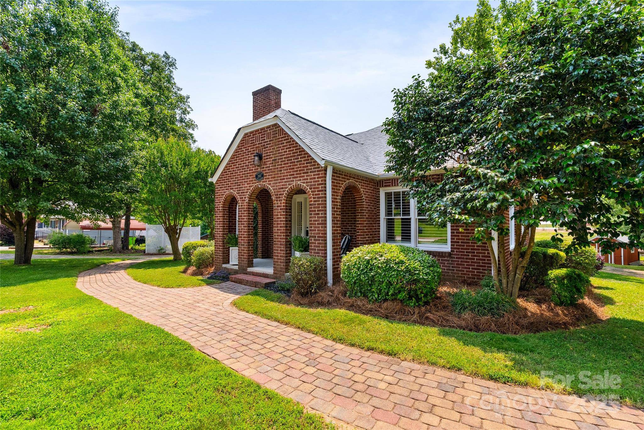 Landrum, SC 29356,1302 E Rutherford ST