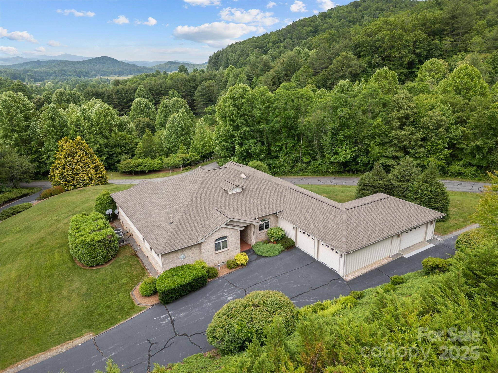 Brevard, NC 28712,110 Walnut Hills DR