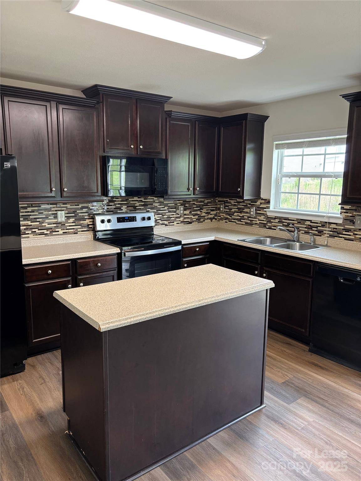 Charlotte, NC 28216,2703 Golden Rose LN