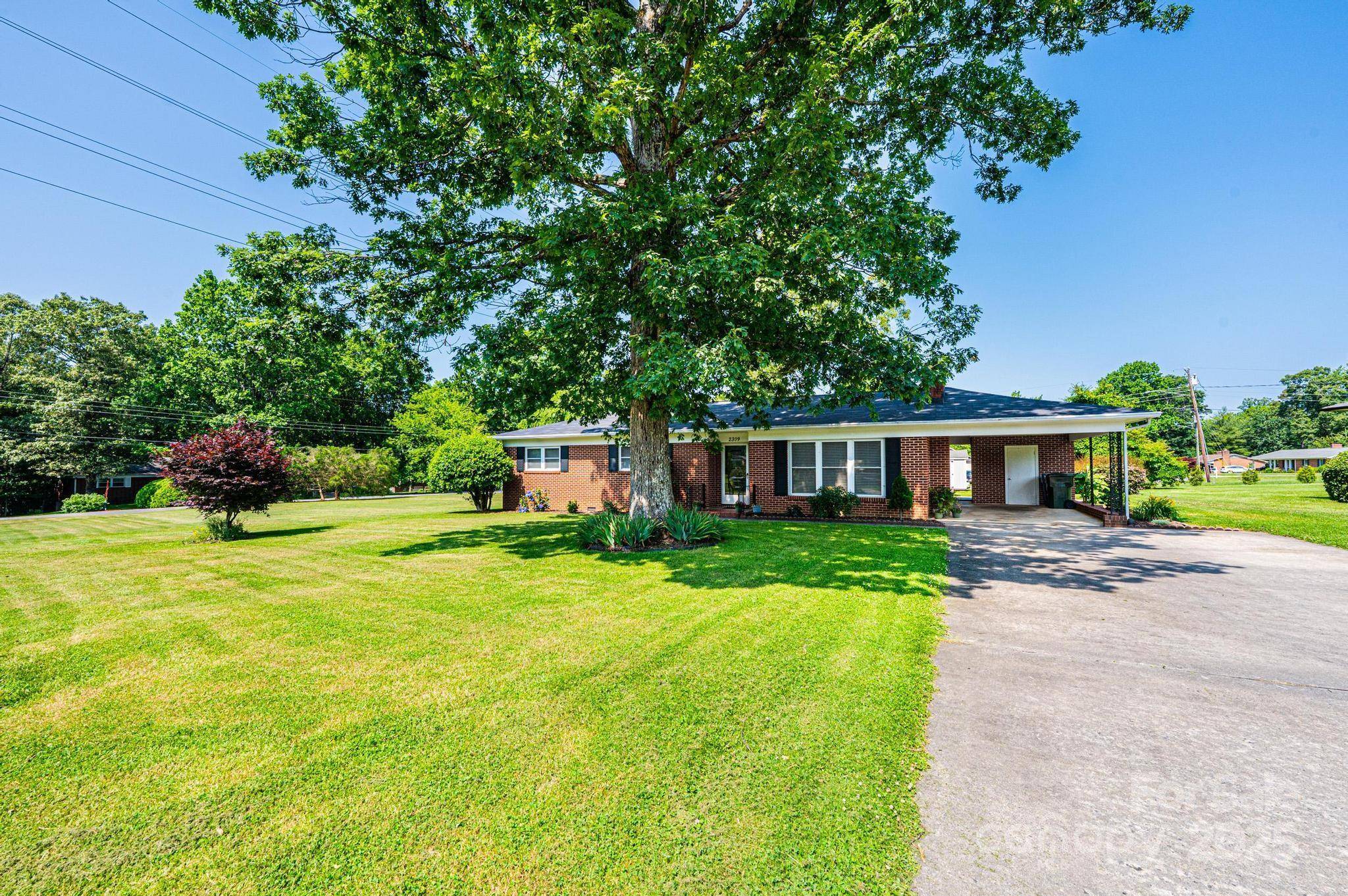 Hickory, NC 28601,2309 13th Street DR NE