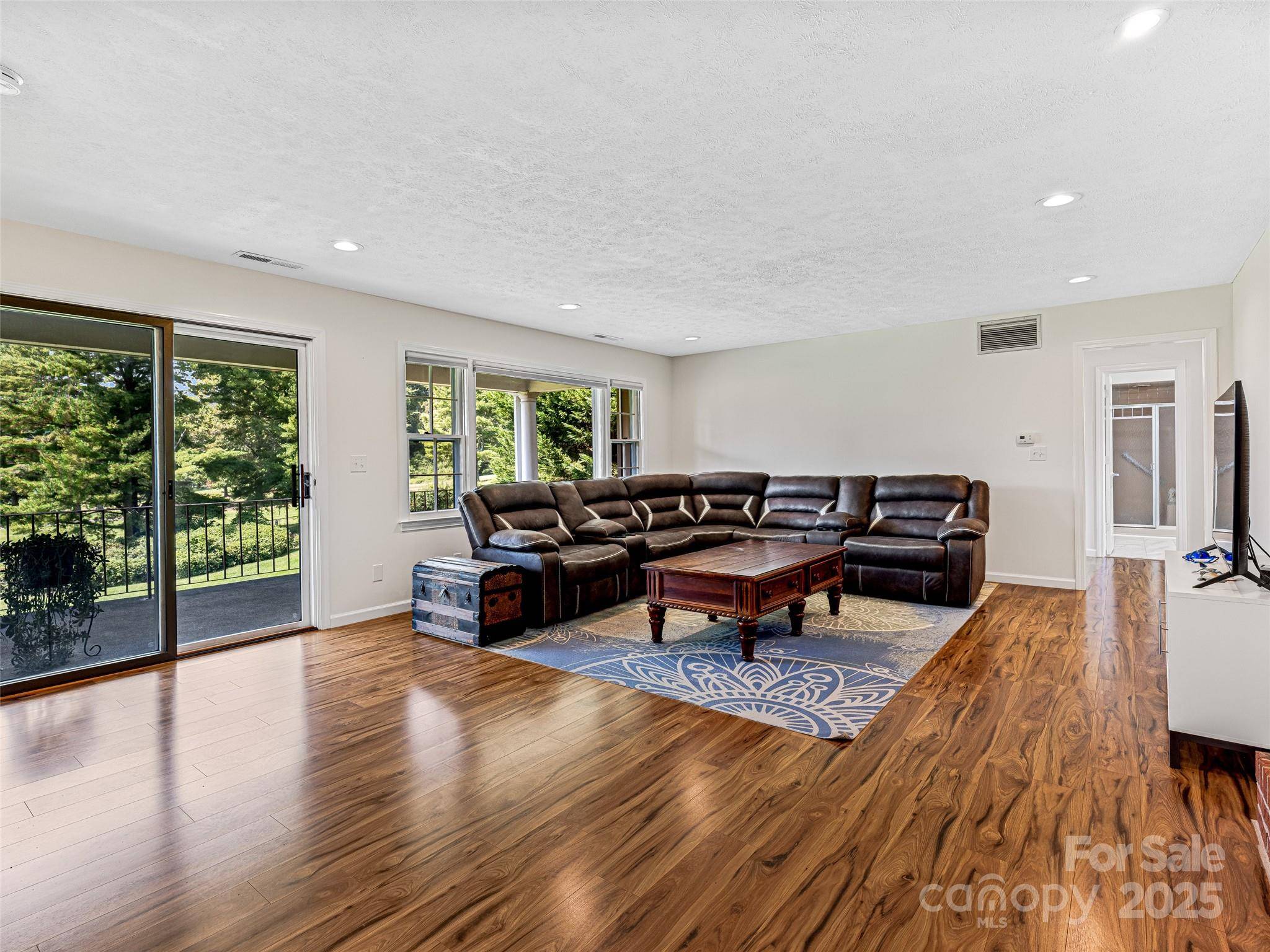 Hendersonville, NC 28739,410 Golf View Condo LN #2D