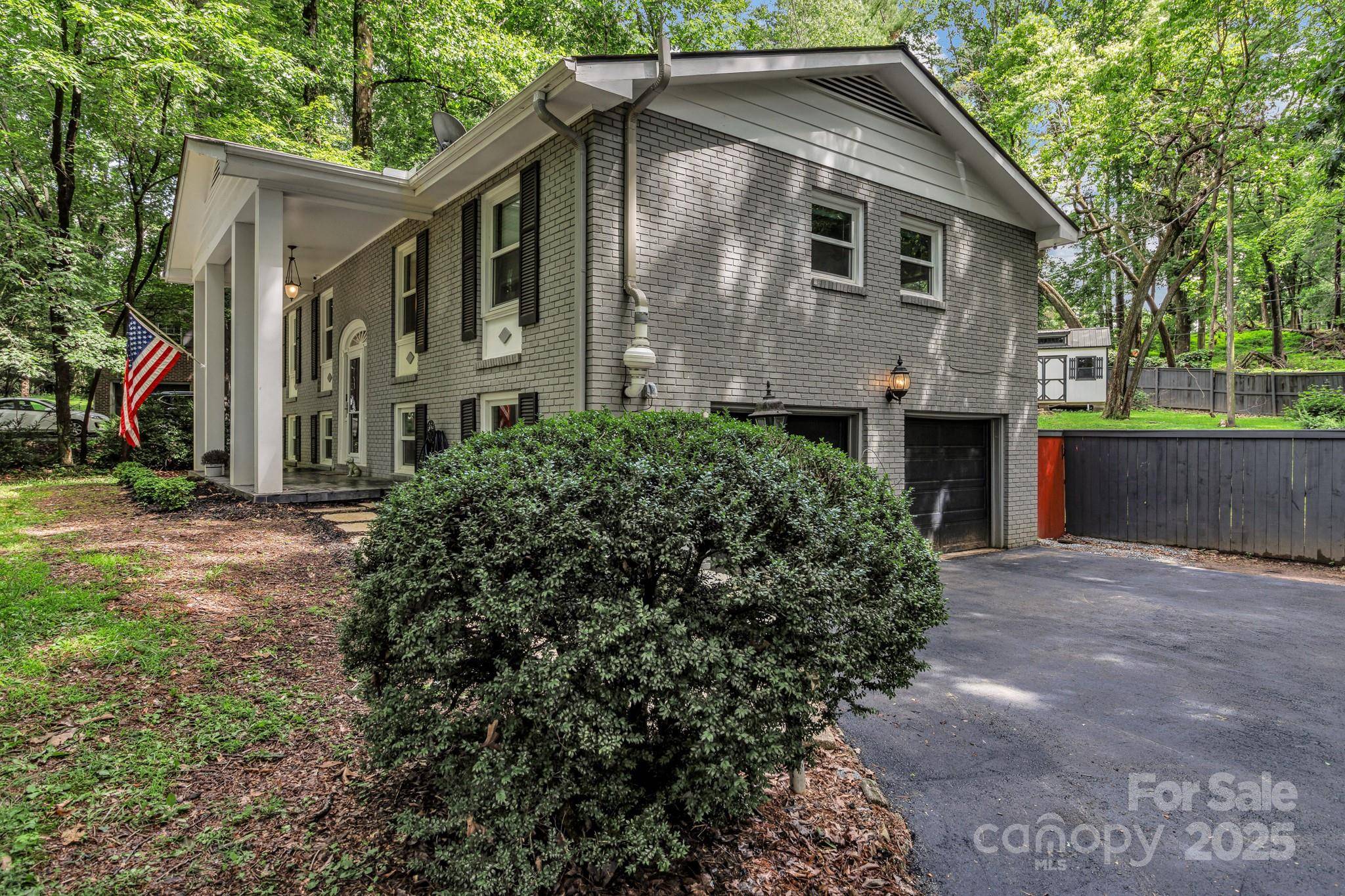 Laurel Park, NC 28739,169 Echo DR