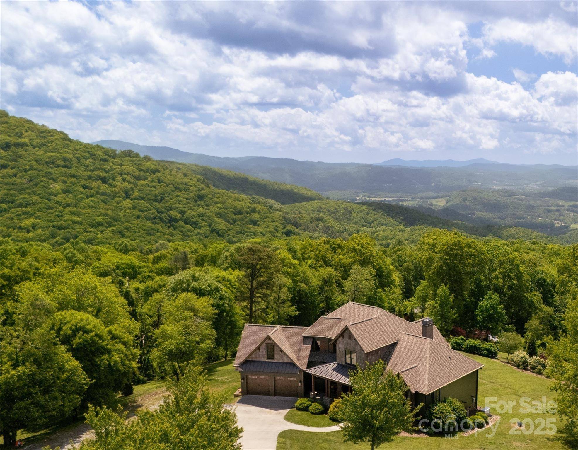 Hendersonville, NC 28792,77 Summer Breeze DR