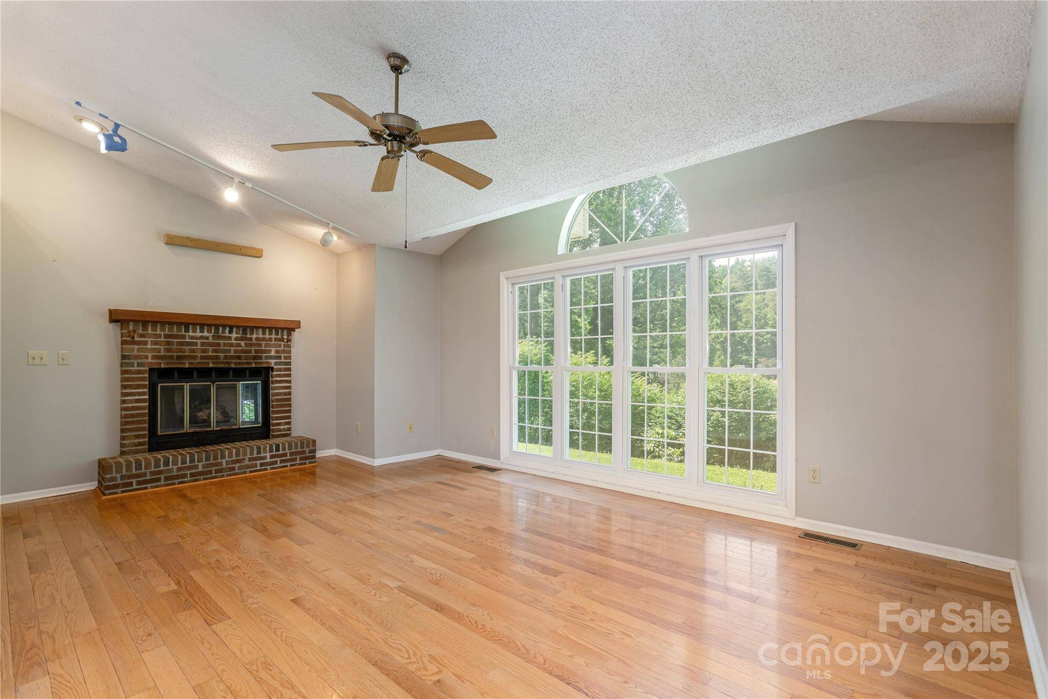 Brevard, NC 28712,93 Wood Duck CT