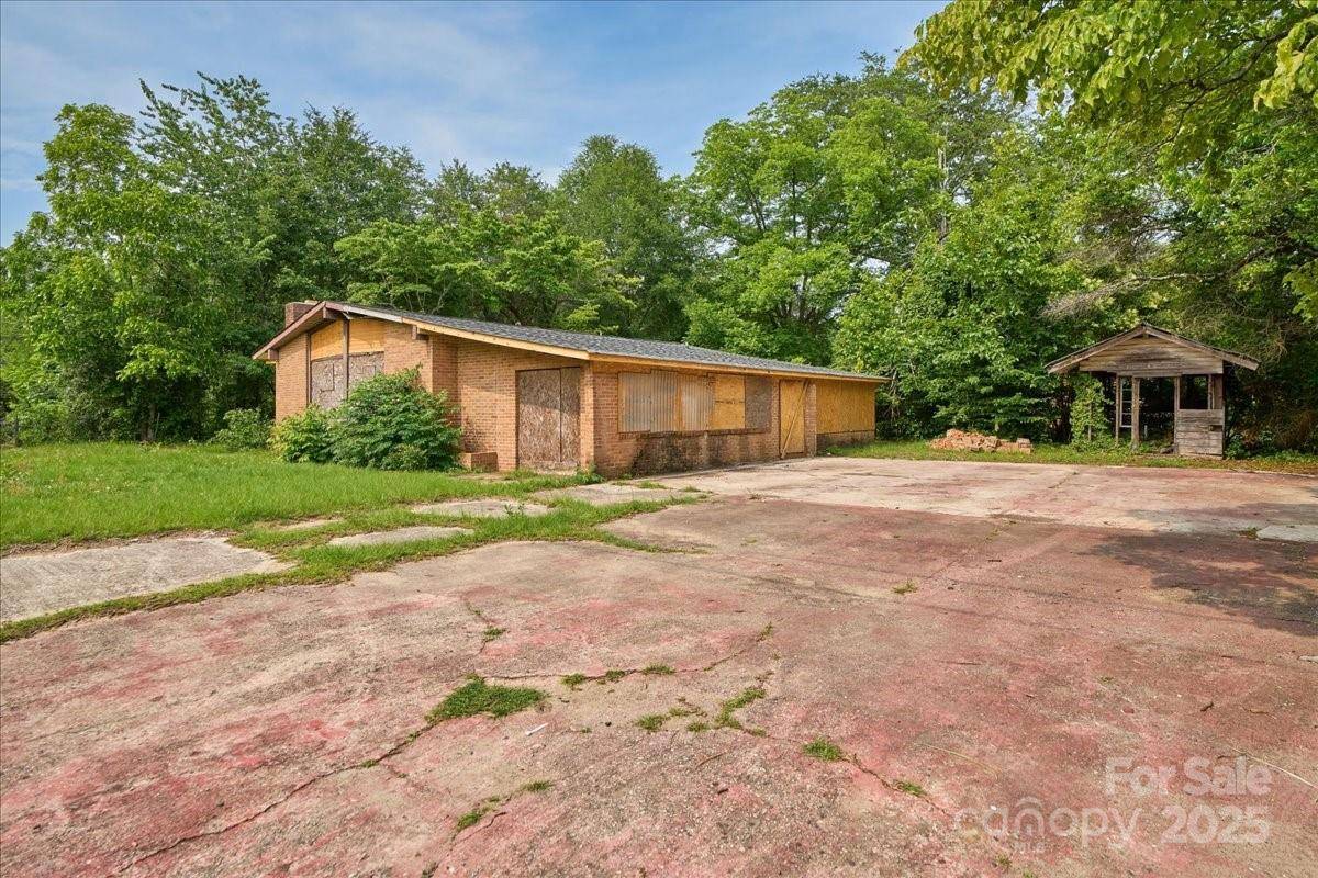 Hamlet, NC 28345,714 Pine Bark ST