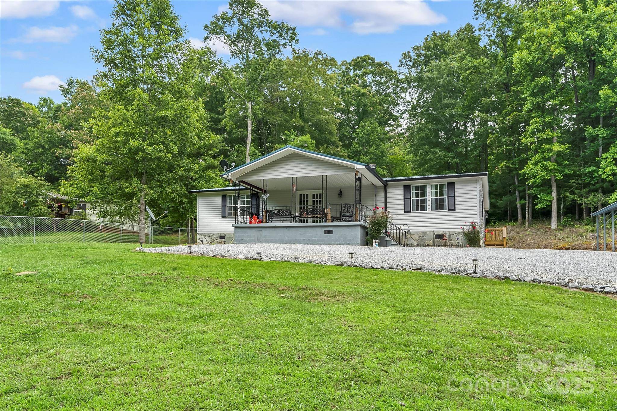 Marion, NC 28752,1593 Yancey RD