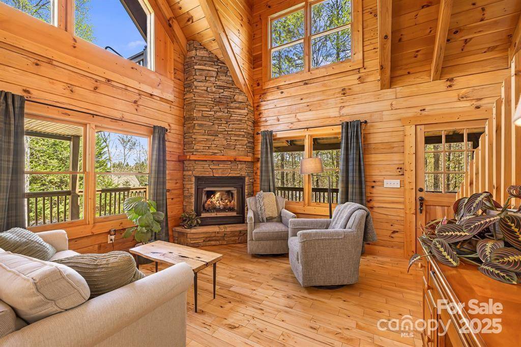 Nebo, NC 28761,447 Hidden Lake Pkwy