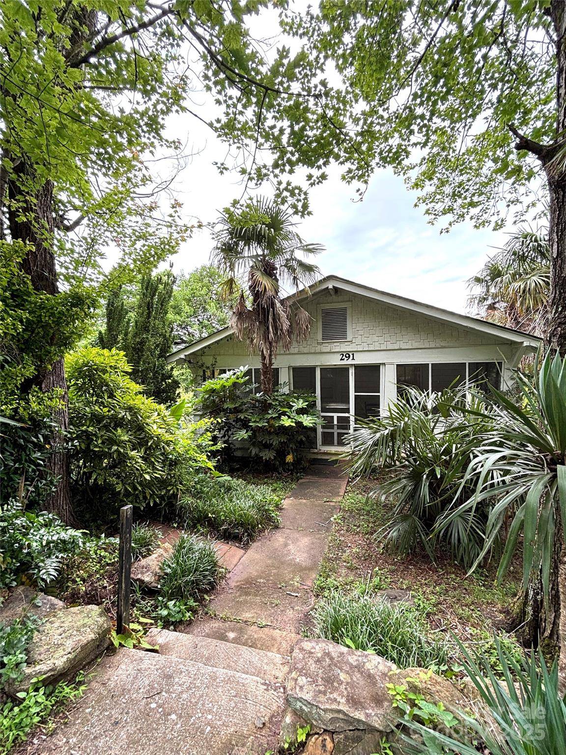 Columbus, NC 28722,291 Walker ST