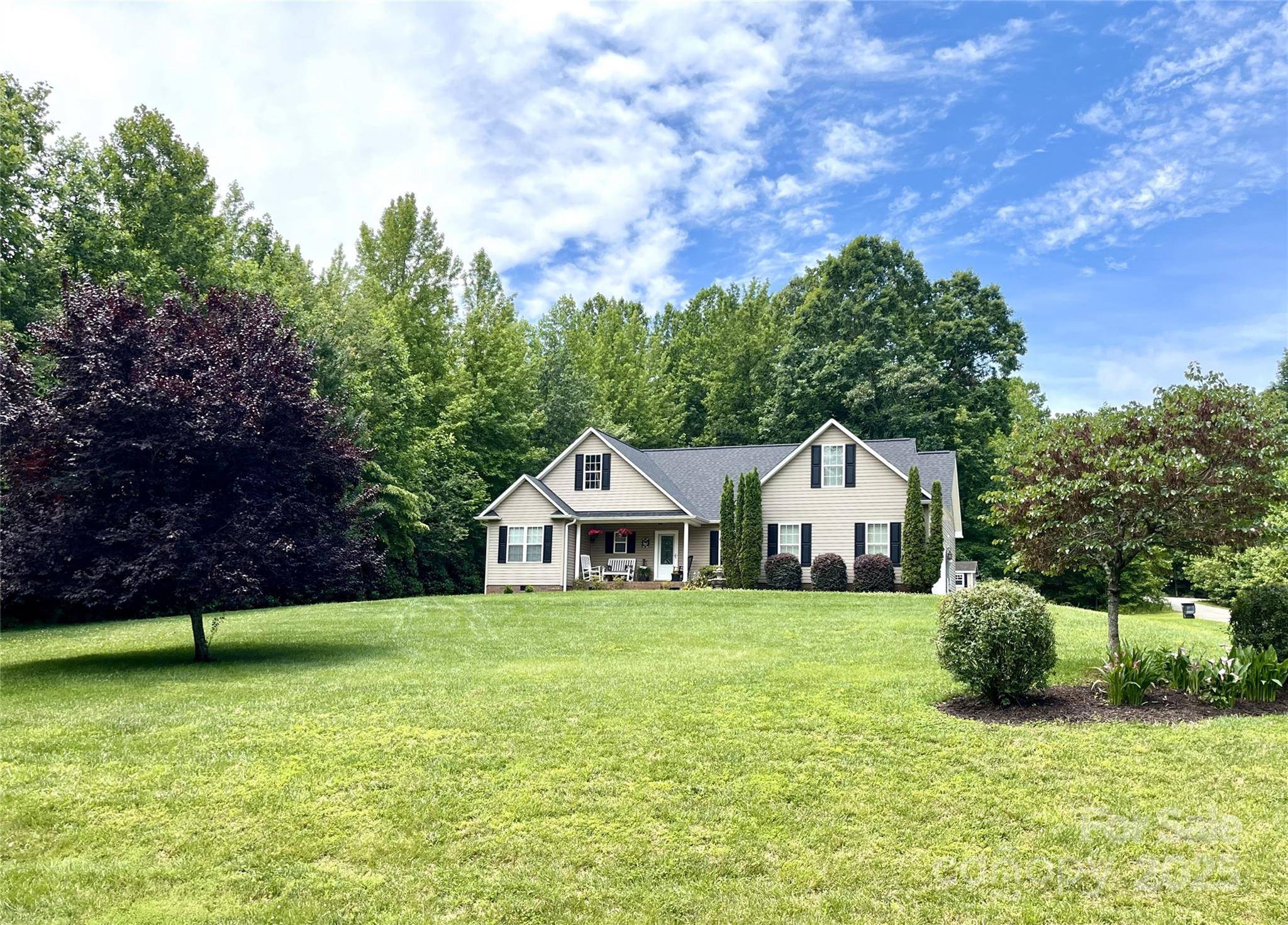 Statesville, NC 28625,320 Bluegill LN