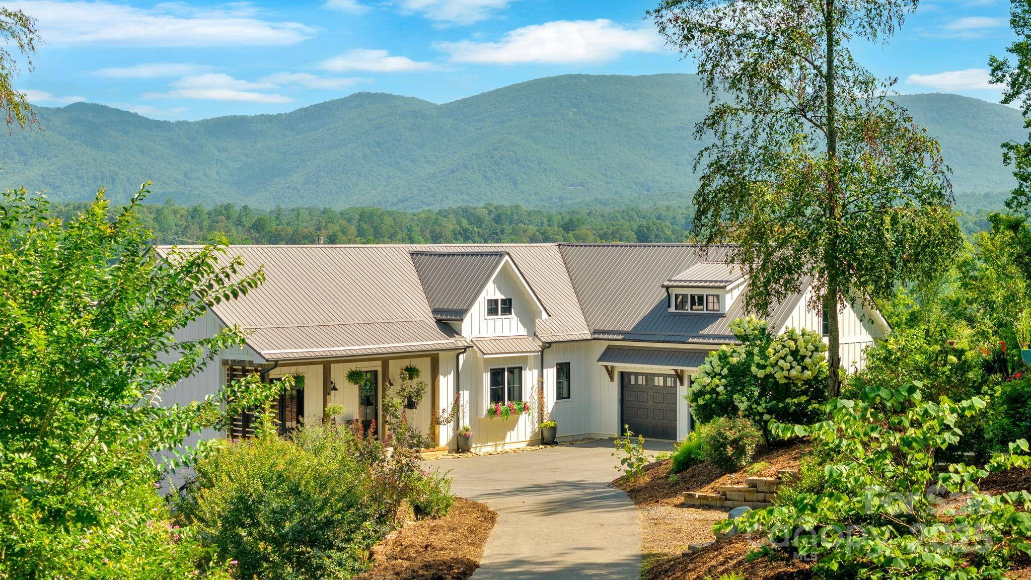 Fairview, NC 28730,23 Windy RDG