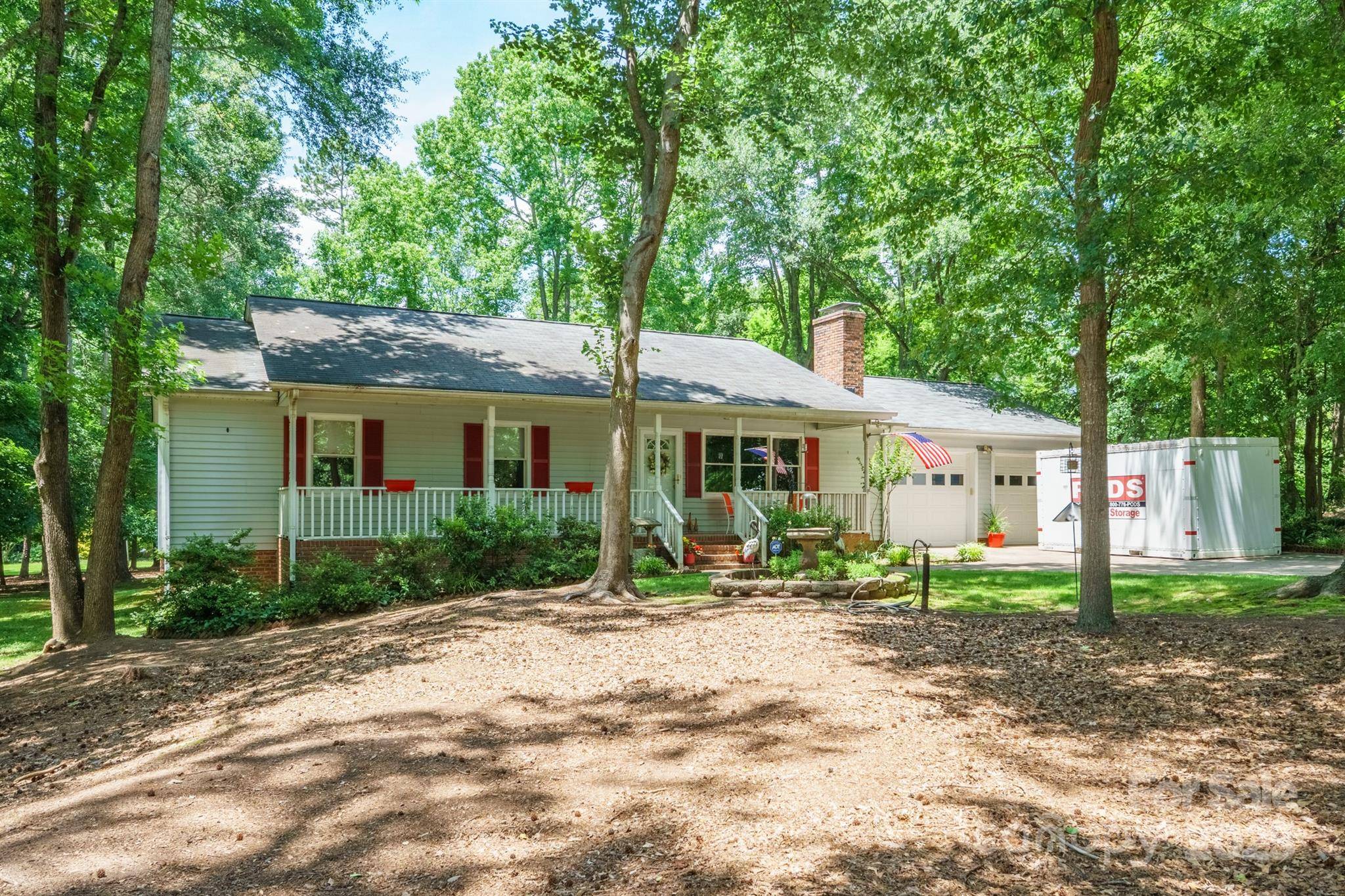 Dallas, NC 28034,116 April LN