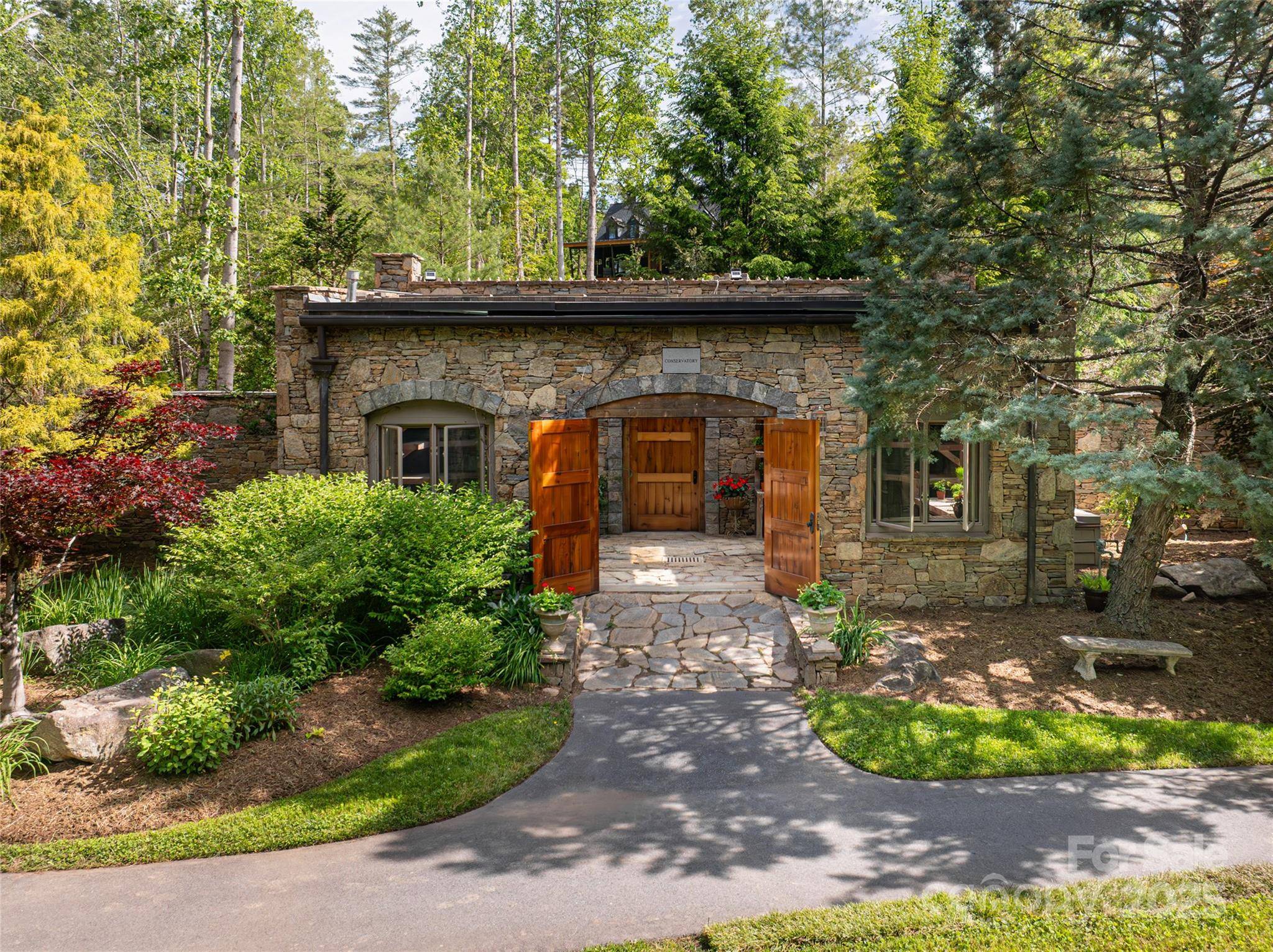 Asheville, NC 28803,268 Holly Arbor LN