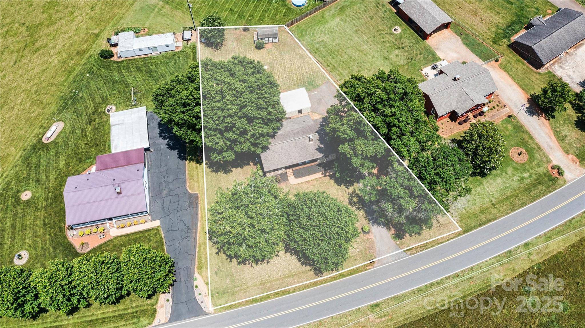 Lincolnton, NC 28092,3372 Lee Lawing RD