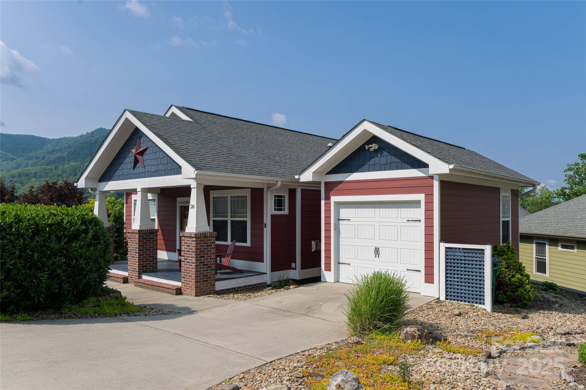 Asheville, NC 28805,26 Byrdcliffe LN