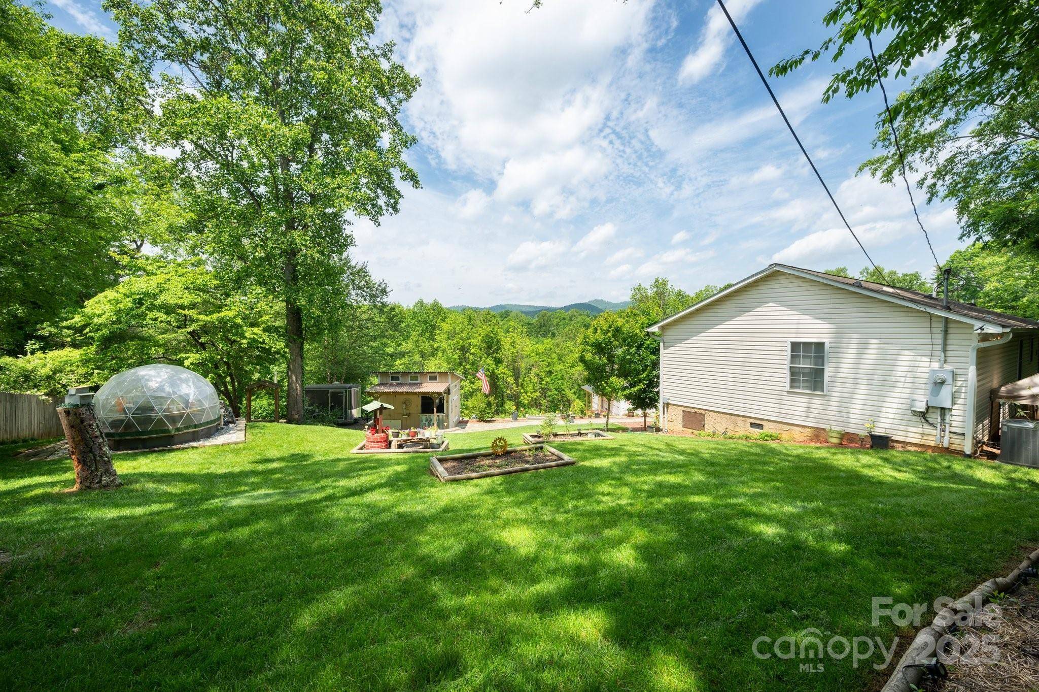 Asheville, NC 28805,55 Upper Moffitt RD