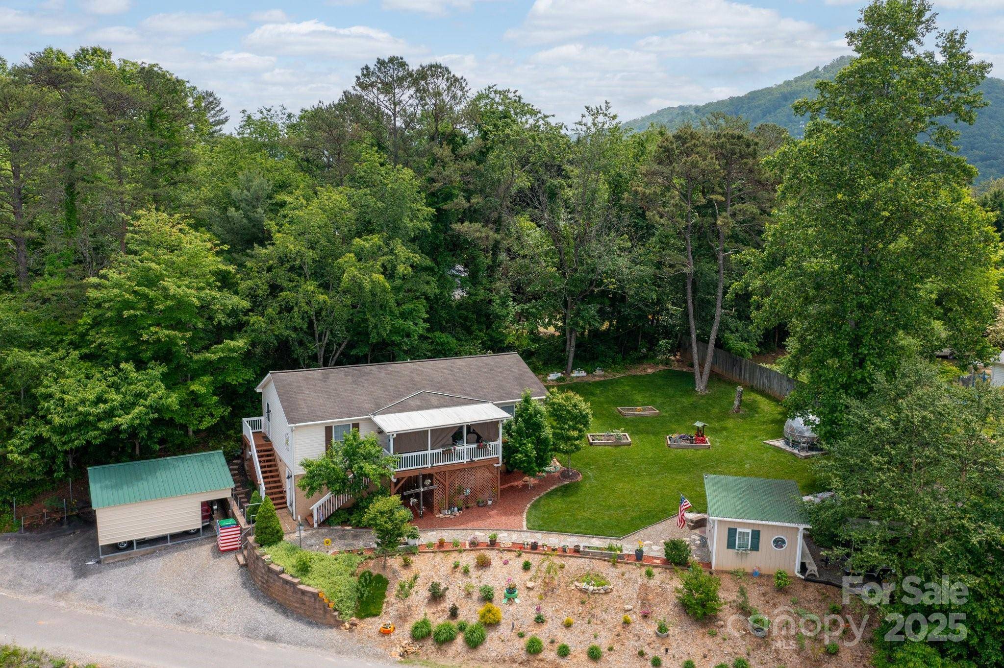 Asheville, NC 28805,55 Upper Moffitt RD