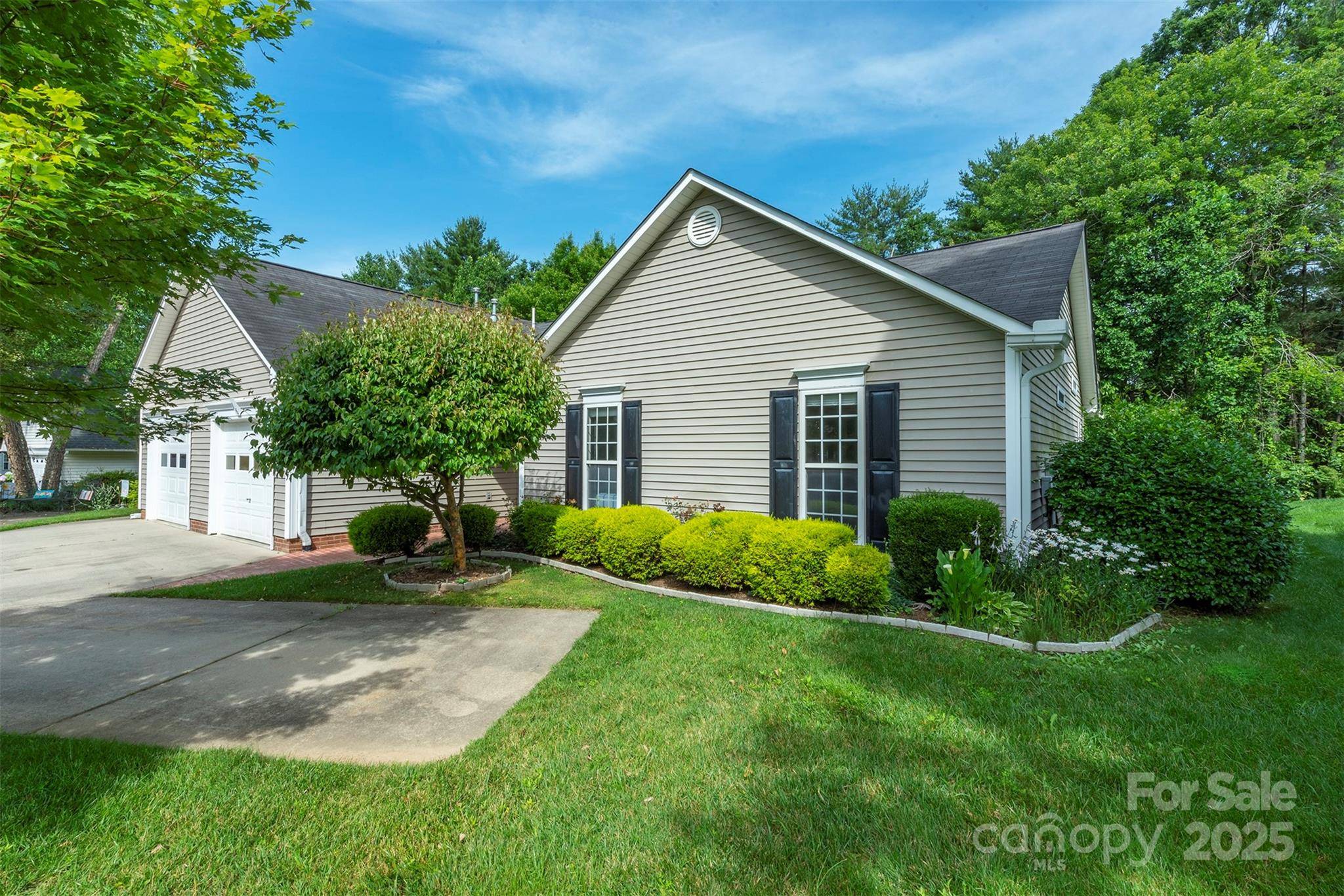 Fletcher, NC 28732,16 Red Barn LN