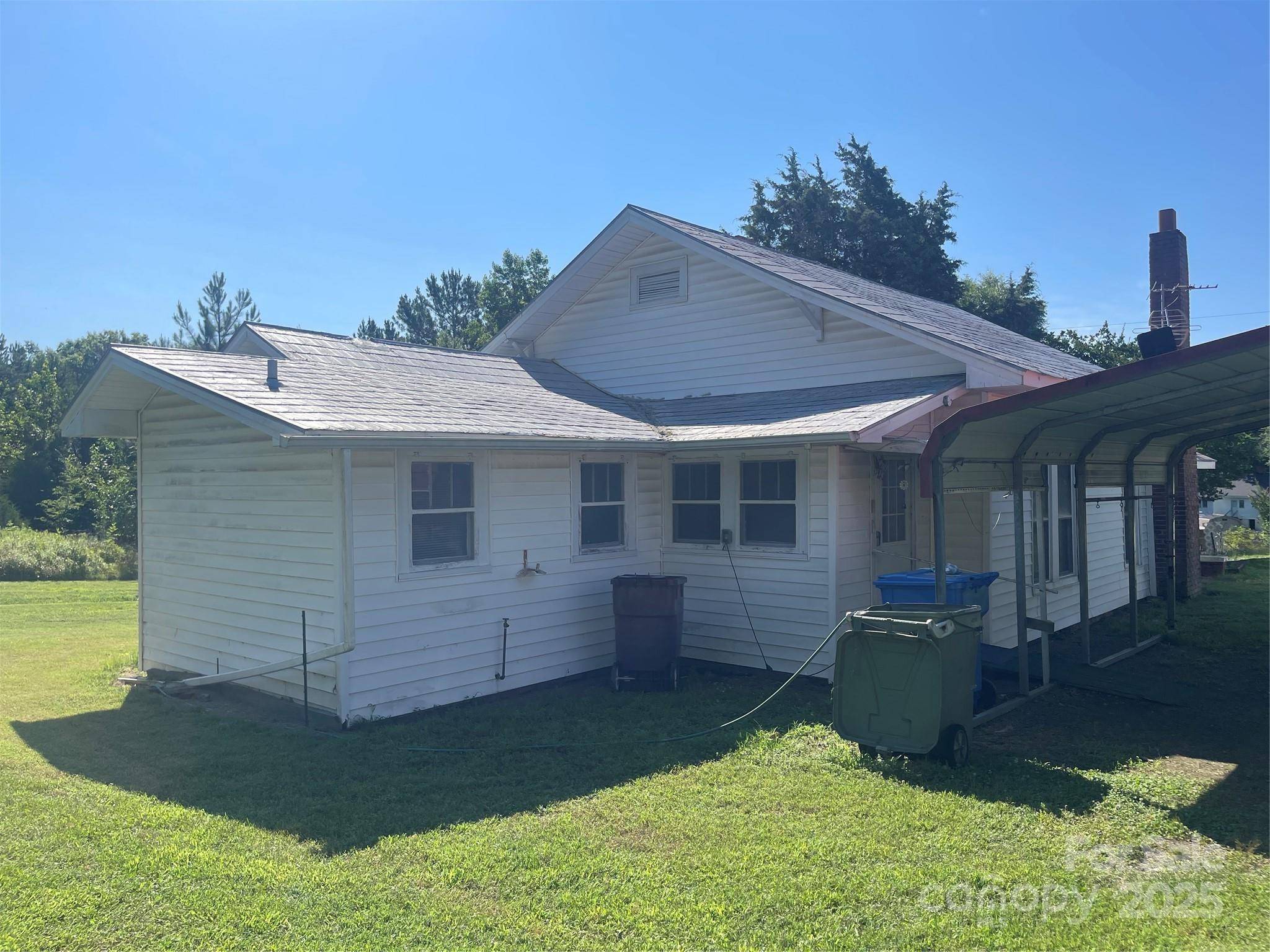 Albemarle, NC 28001,408 Moose ST