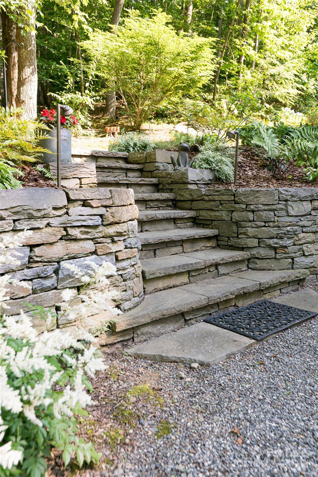 Asheville, NC 28804,12 Beech Tree LN