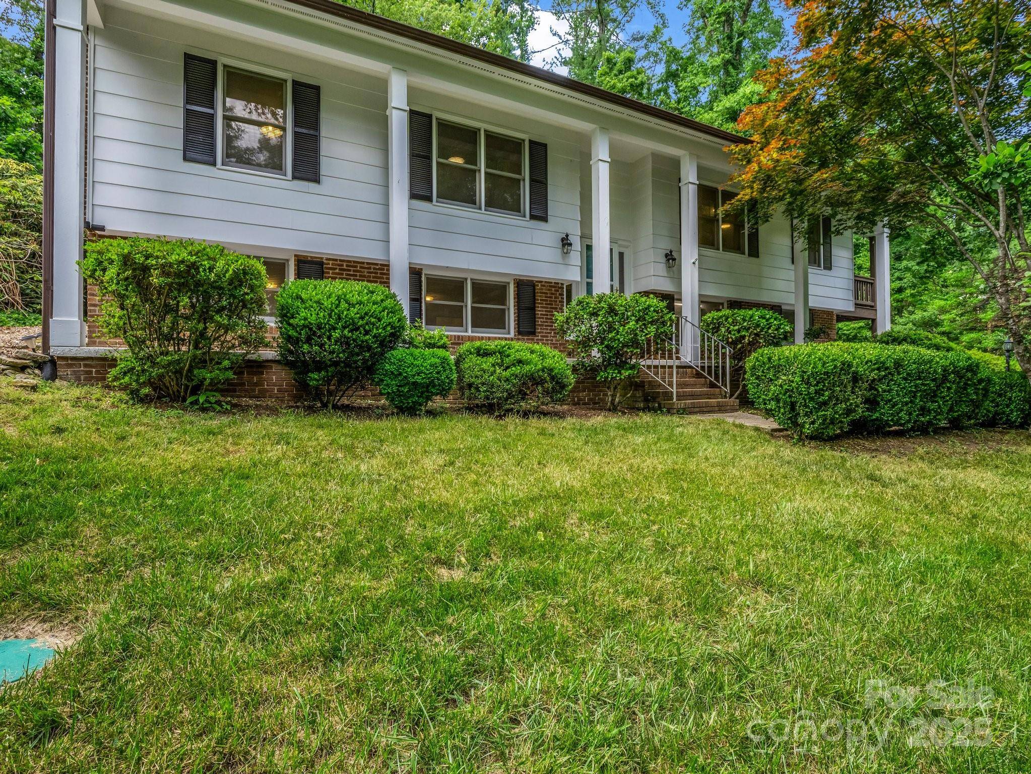 Hendersonville, NC 28791,217 Turtle LN