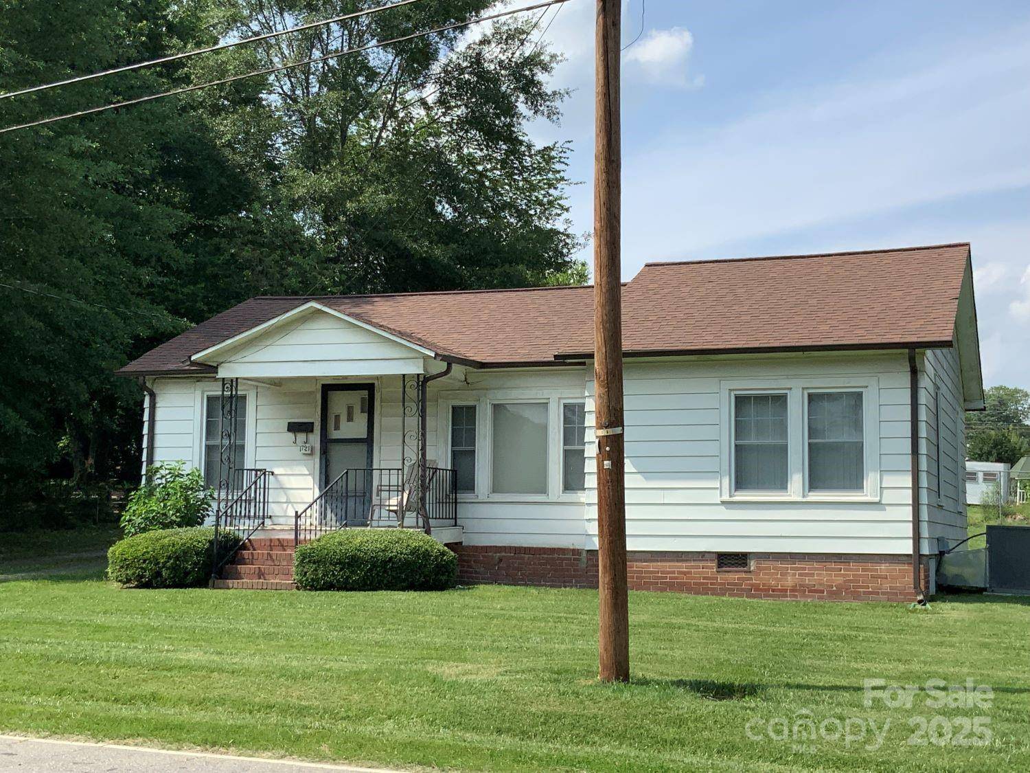 Hickory, NC 28601,1721 9th AVE NE