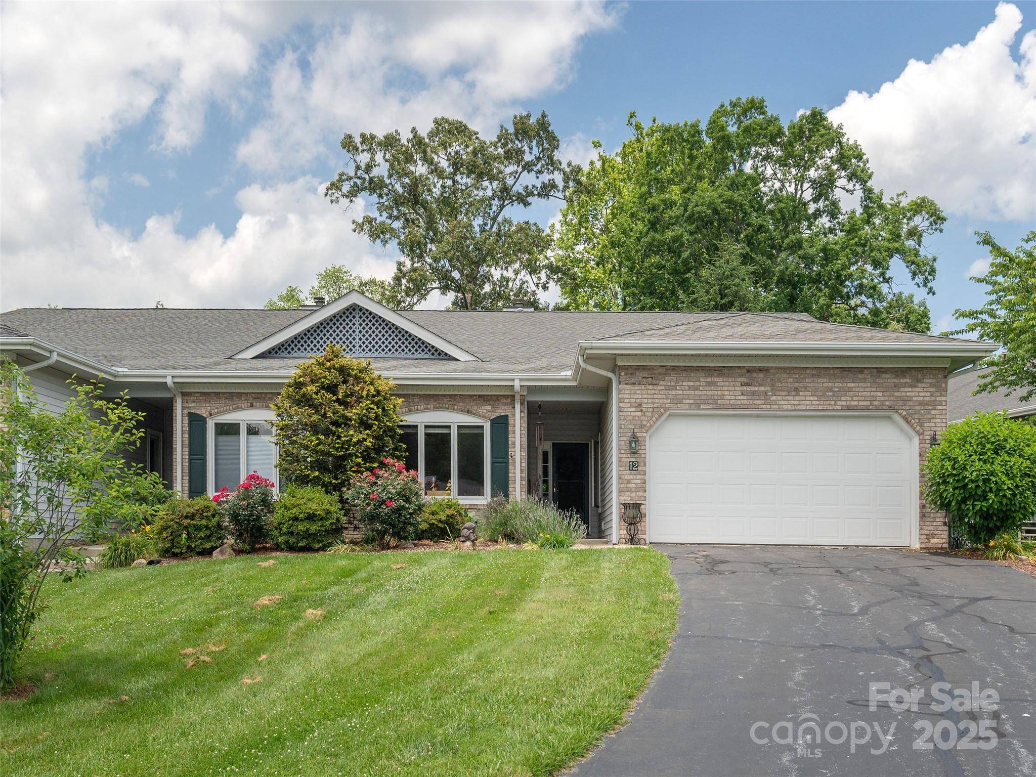 Hendersonville, NC 28792,12 Country Meadows LN
