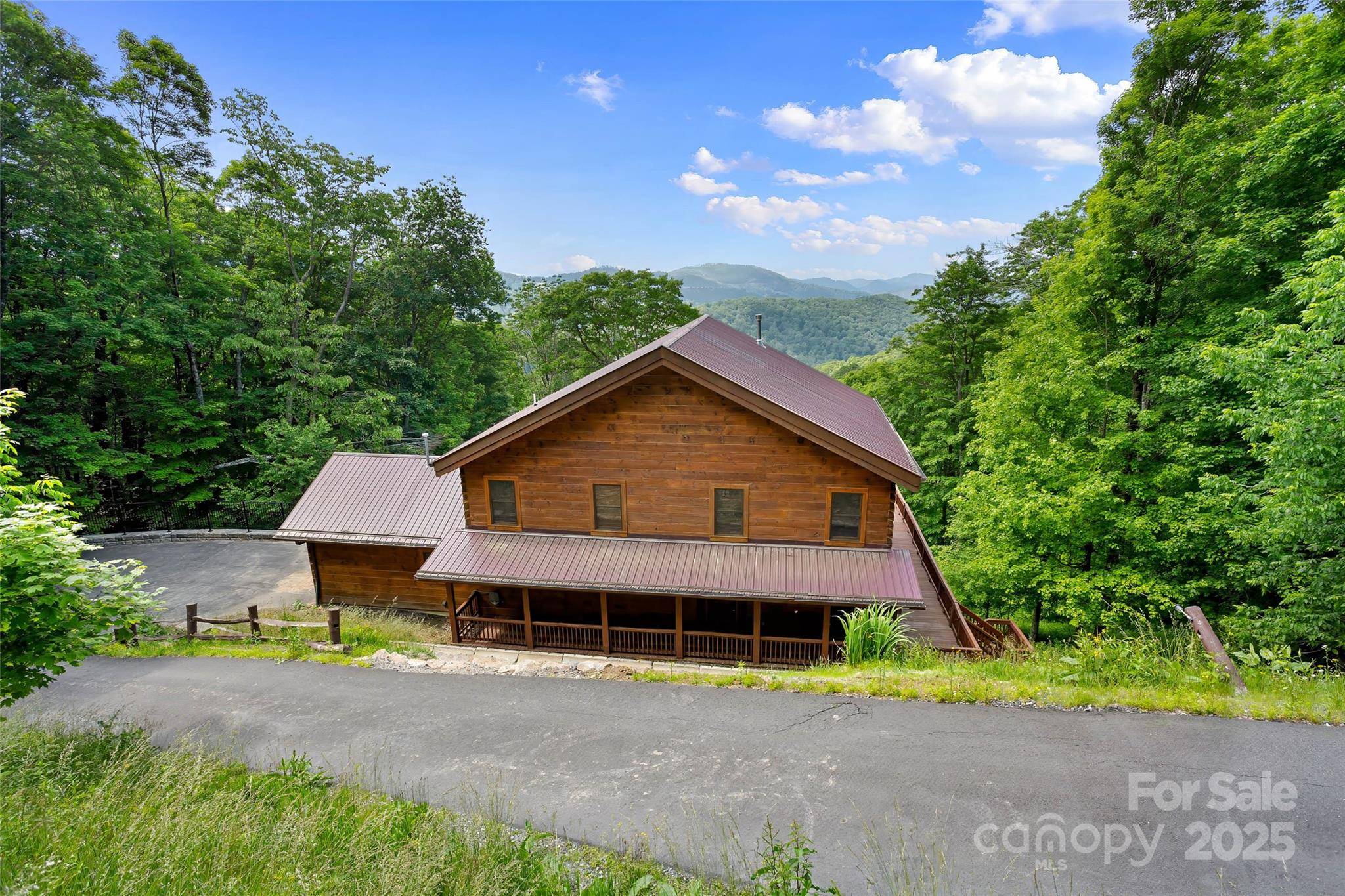 Mars Hill, NC 28754,853 Granny Lewis LN