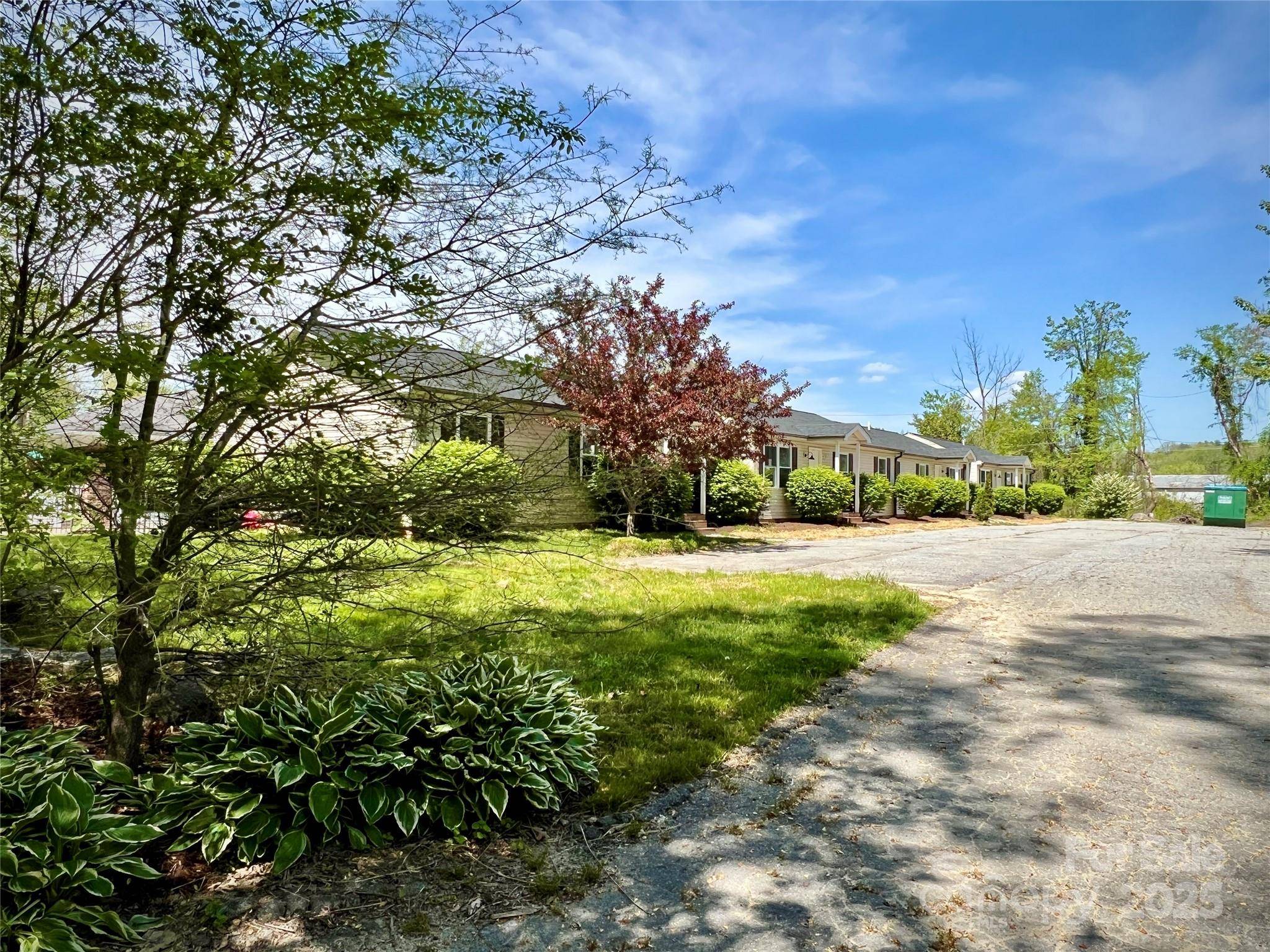 Hendersonville, NC 28791,1754 Meadowbrook TER