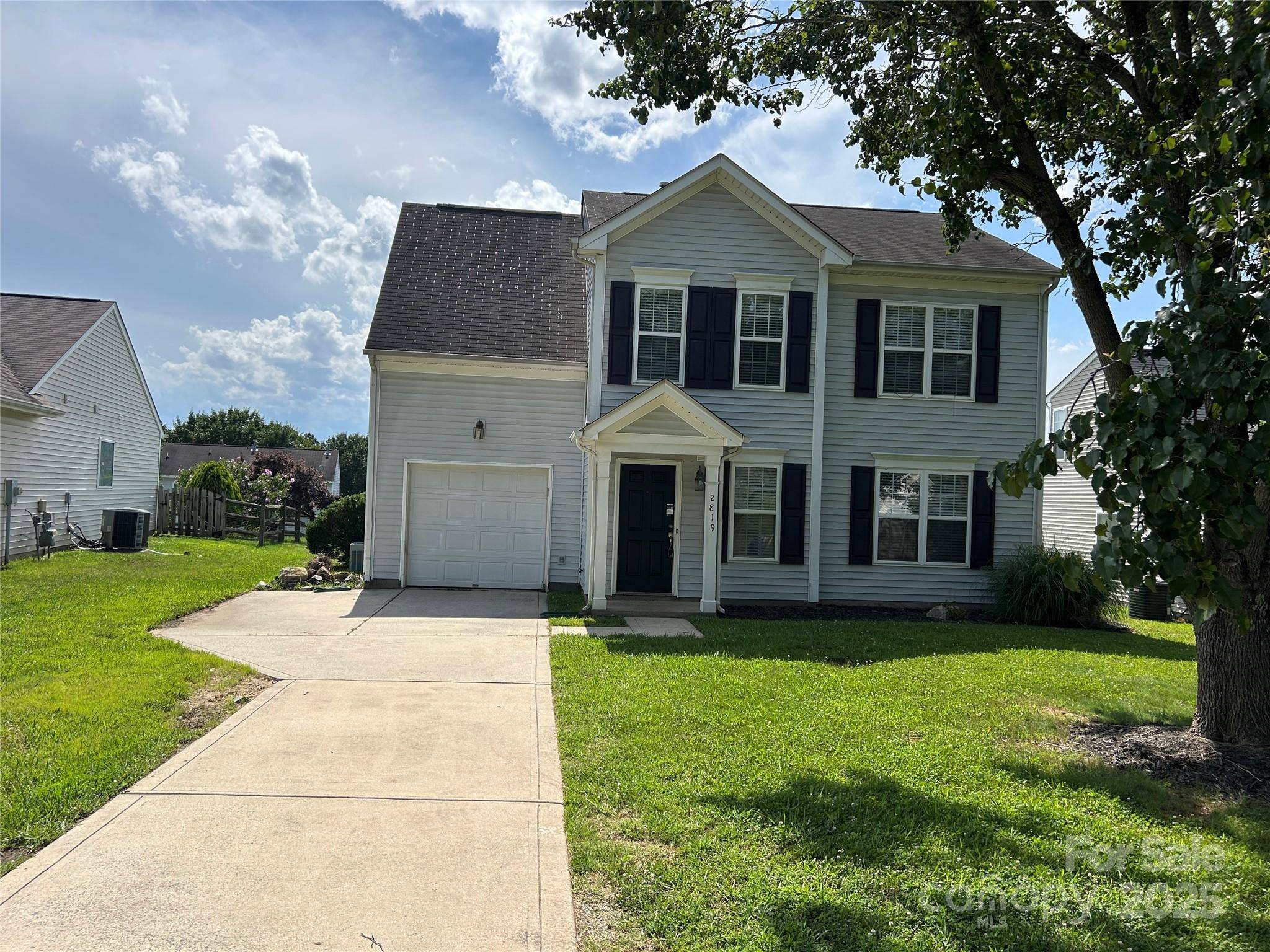 Charlotte, NC 28216,2819 Cougar Hill CT