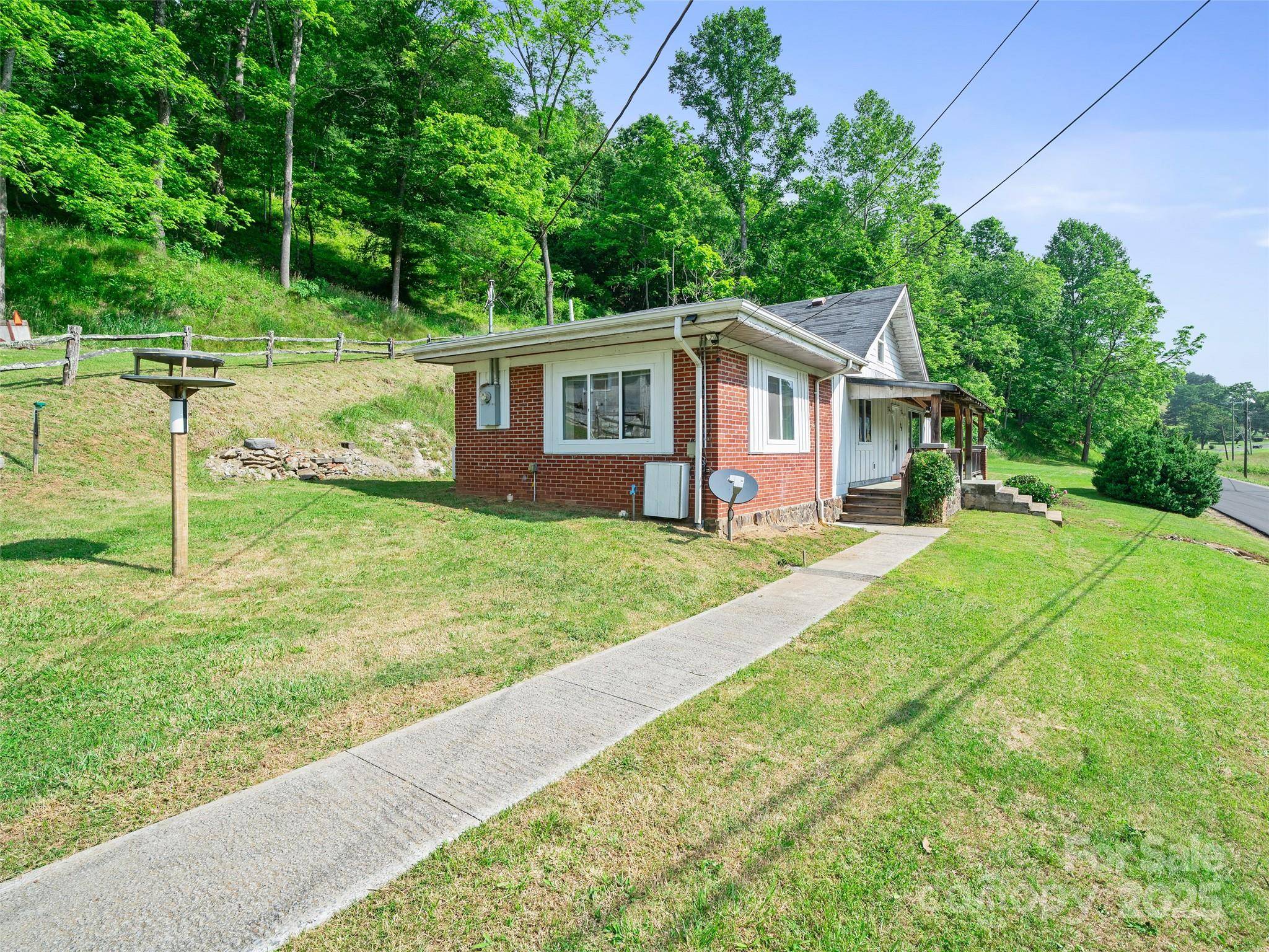 Burnsville, NC 28714,1029 Jacks Creek RD