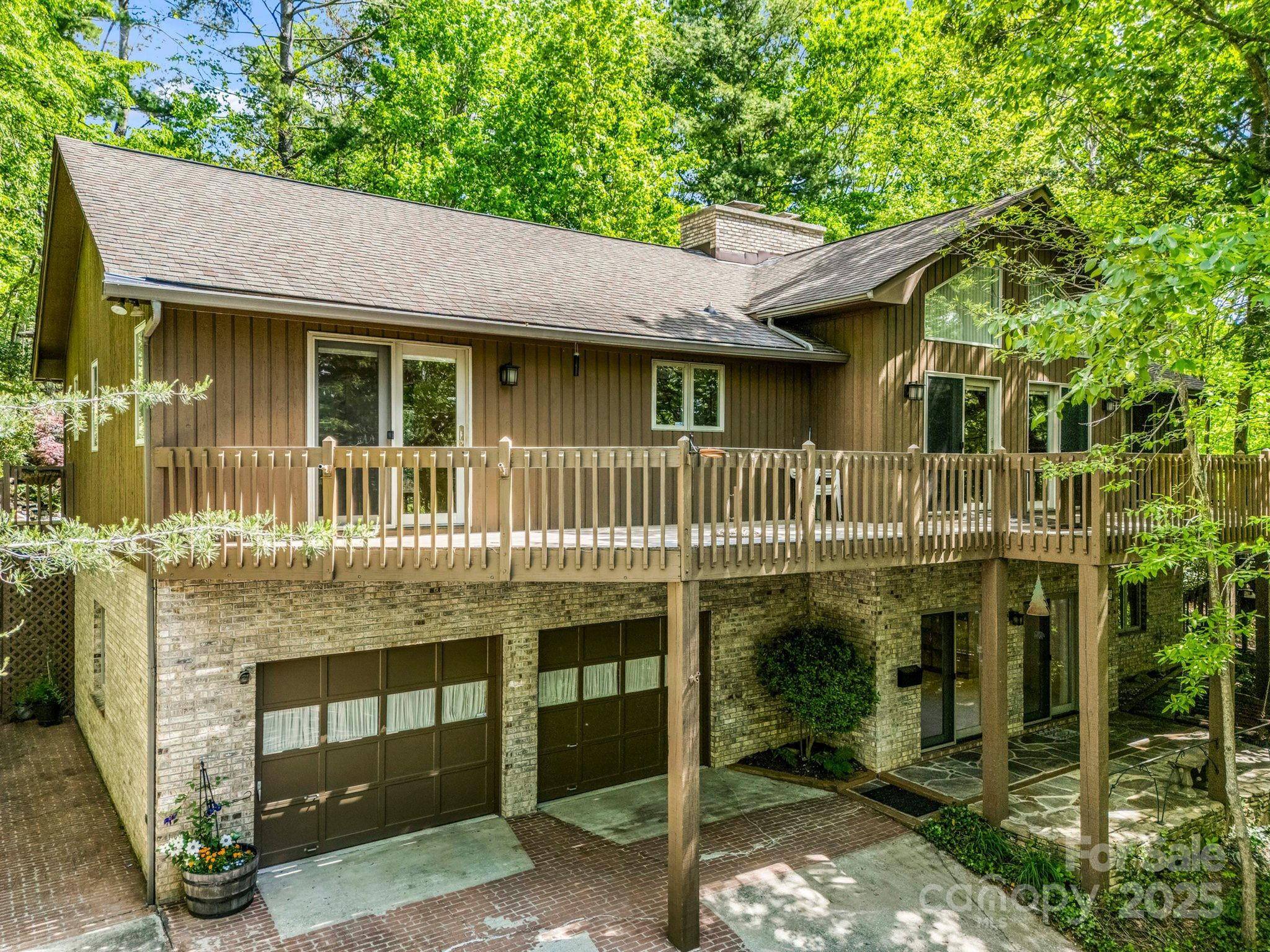 Black Mountain, NC 28711,124 Richard LN