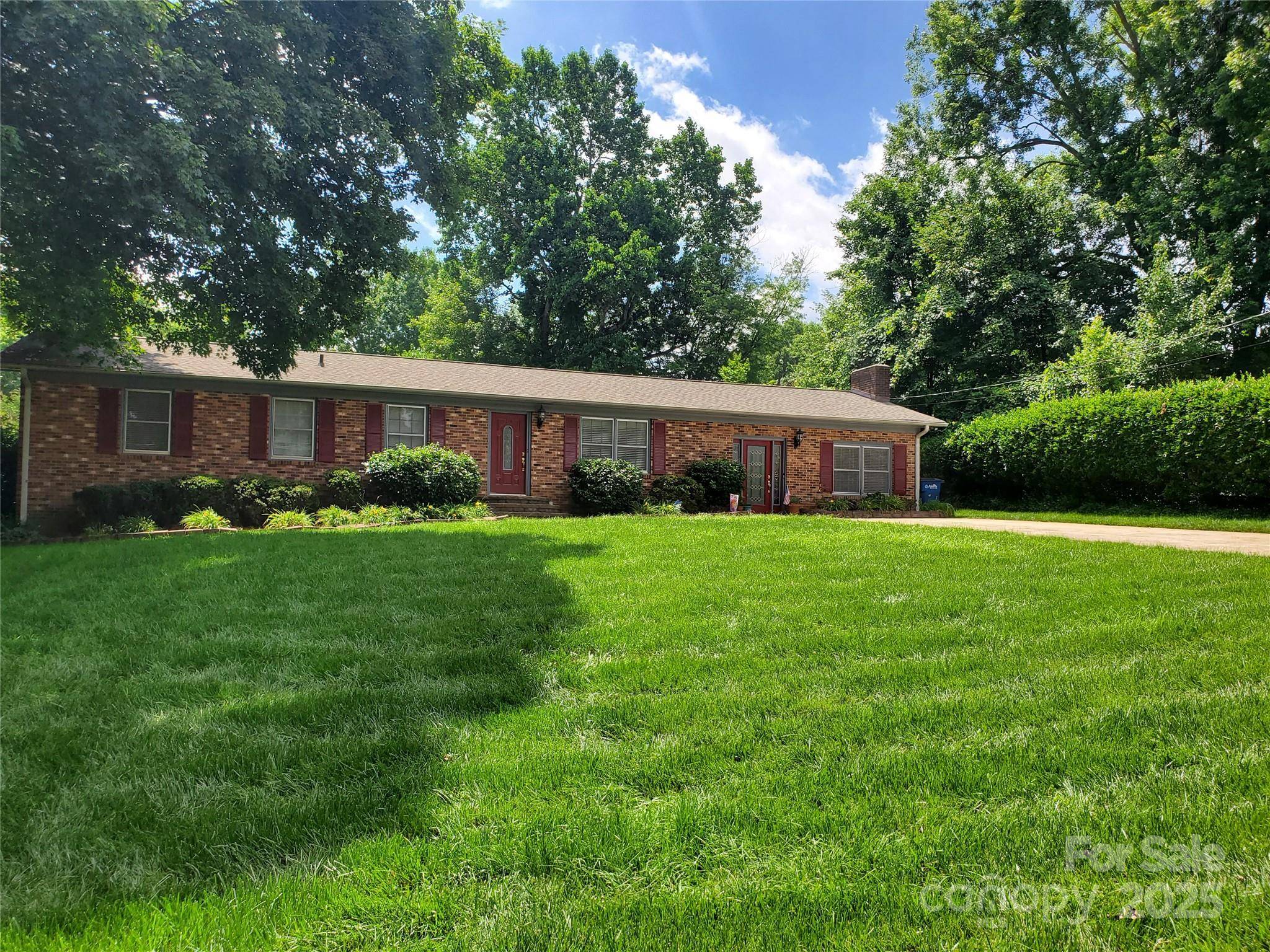 Statesville, NC 28625,2104 Farmbrook DR