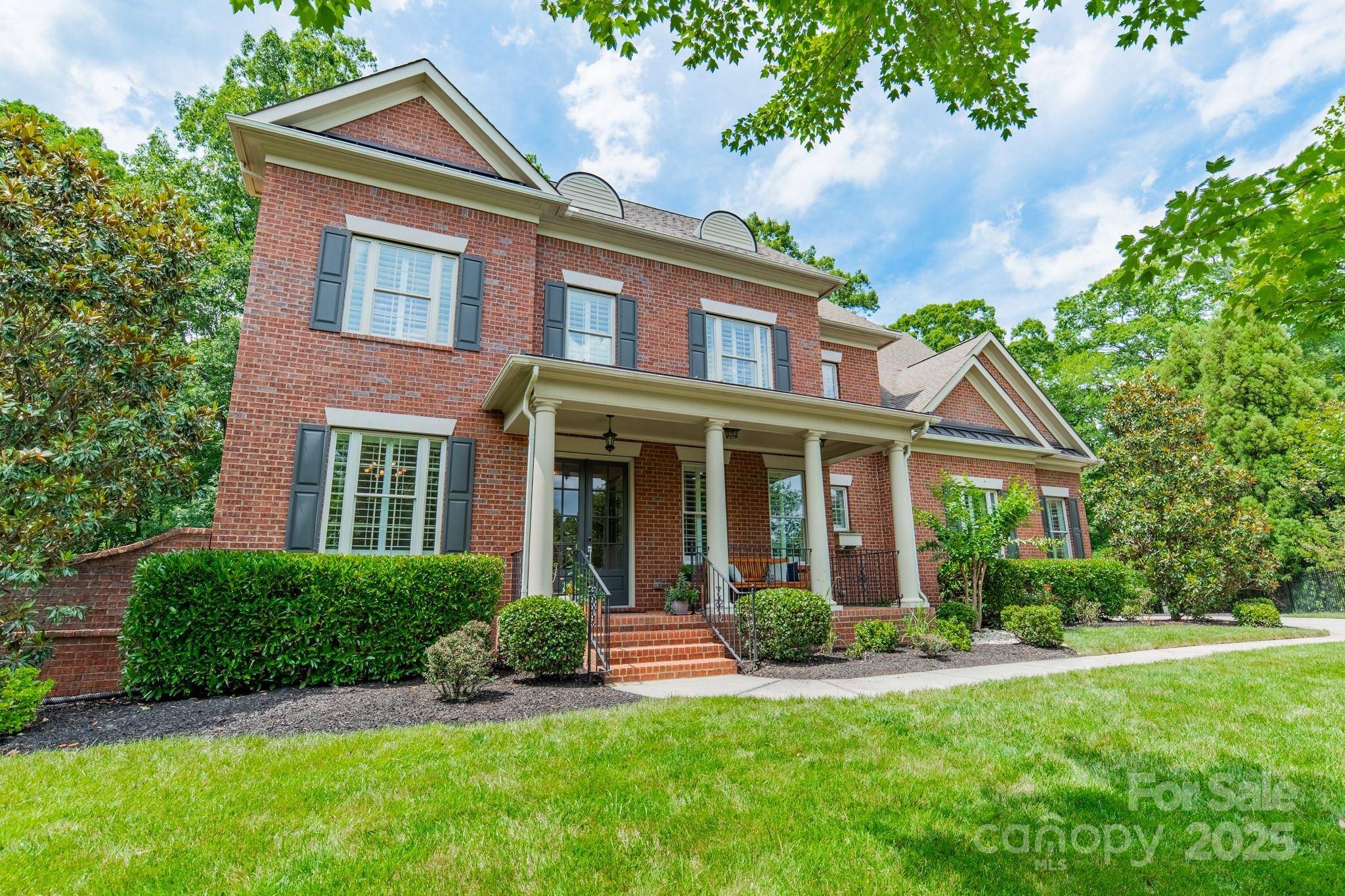 Matthews, NC 28104,2004 Viscount DR