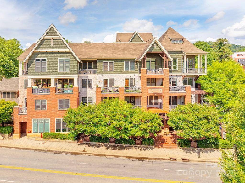 Asheville, NC 28801,190 Broadway ST #409