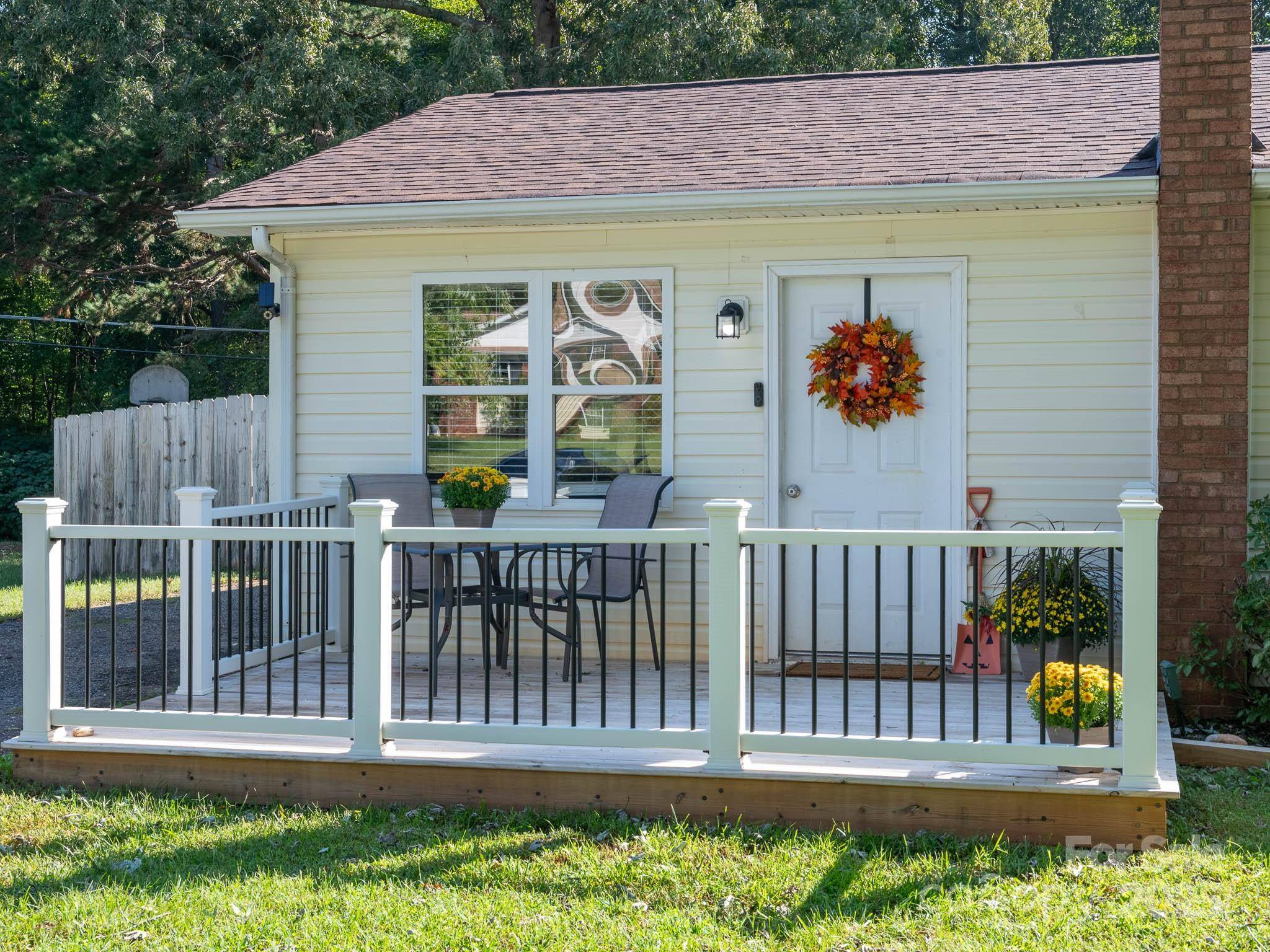 Troutman, NC 28166,327 Downing ST