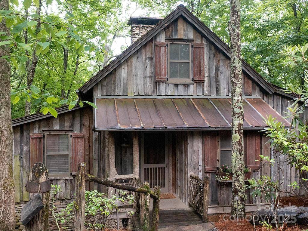 Sylva, NC 28779,139 (#40) Boarding House WAY #115