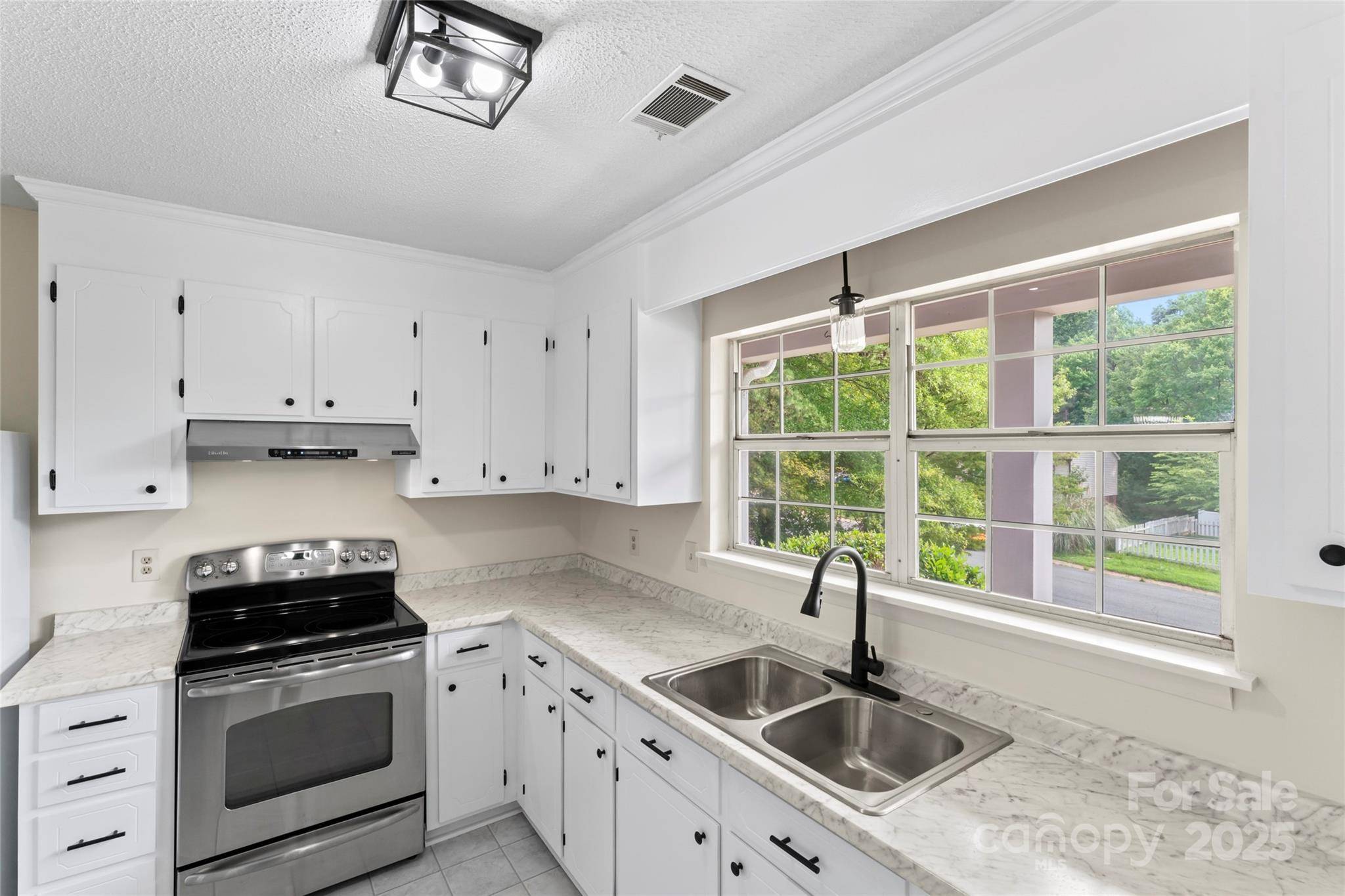 Mint Hill, NC 28227,10016 Heathergate LN