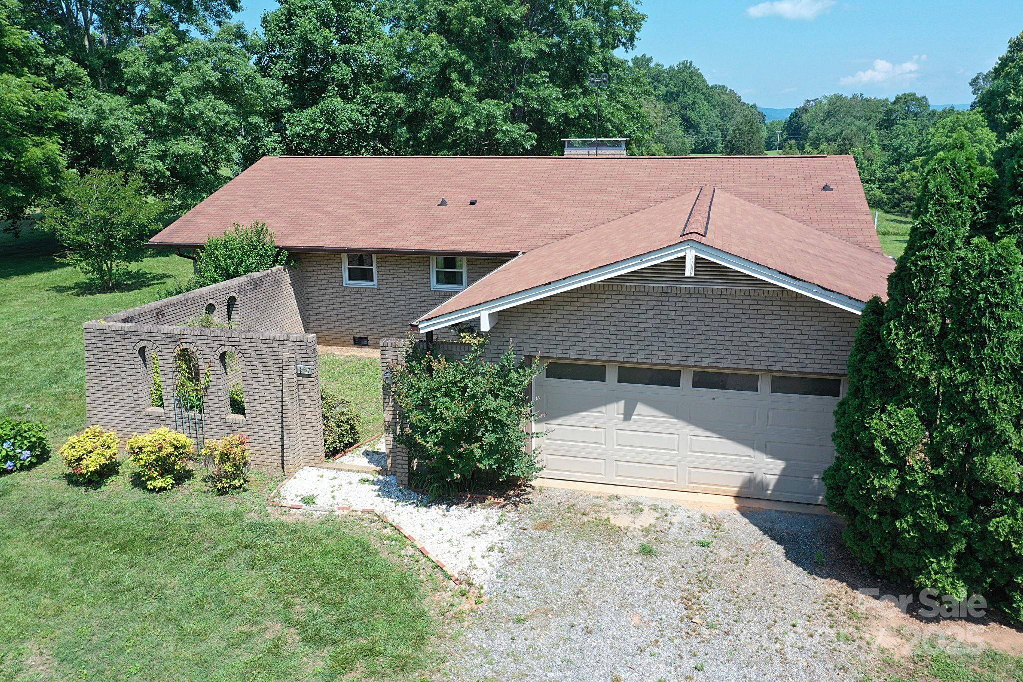 Taylorsville, NC 28681,157 Blackberry LN