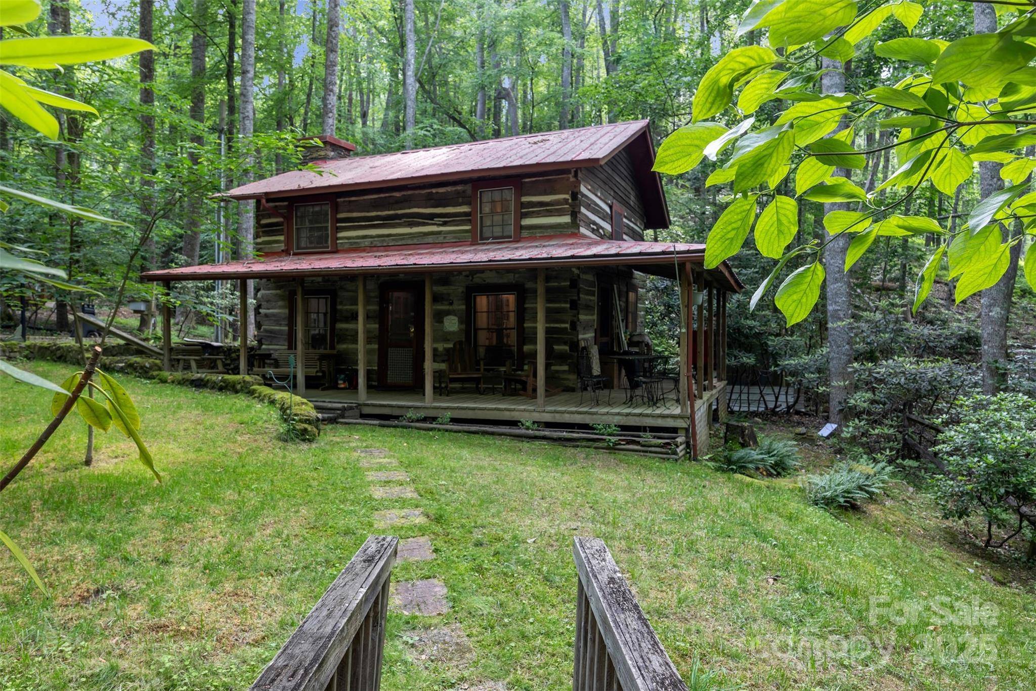 West Jefferson, NC 28694,189 Woodstock DR