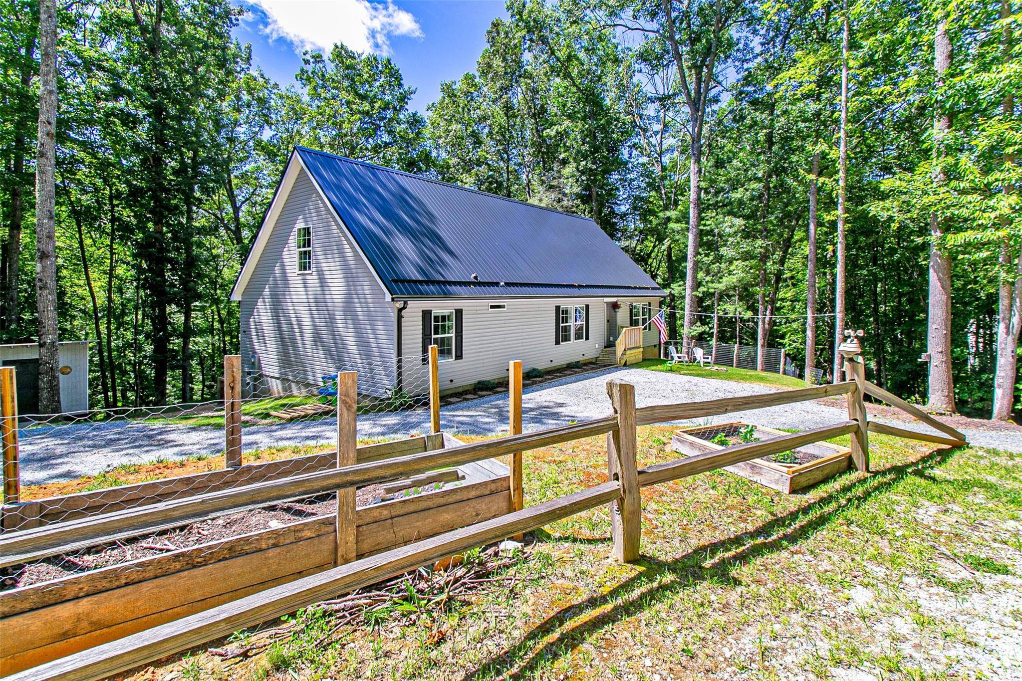 Pisgah Forest, NC 28768,24 Hallelujah HOLW