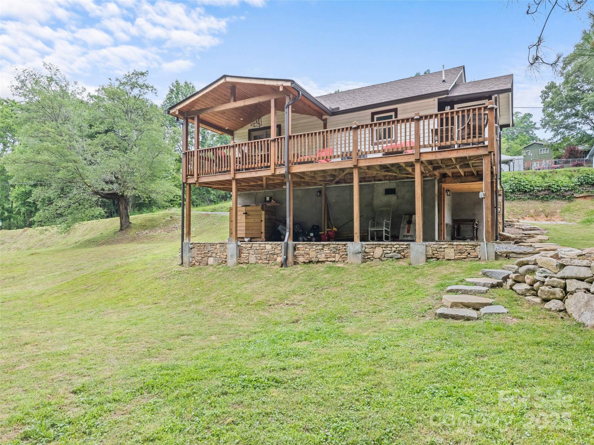 Sylva, NC 28779,229 Yellow Bird Branch RD