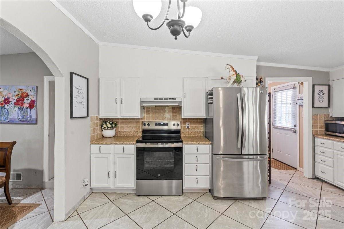 Hickory, NC 28601,1627 33rd AVE NE