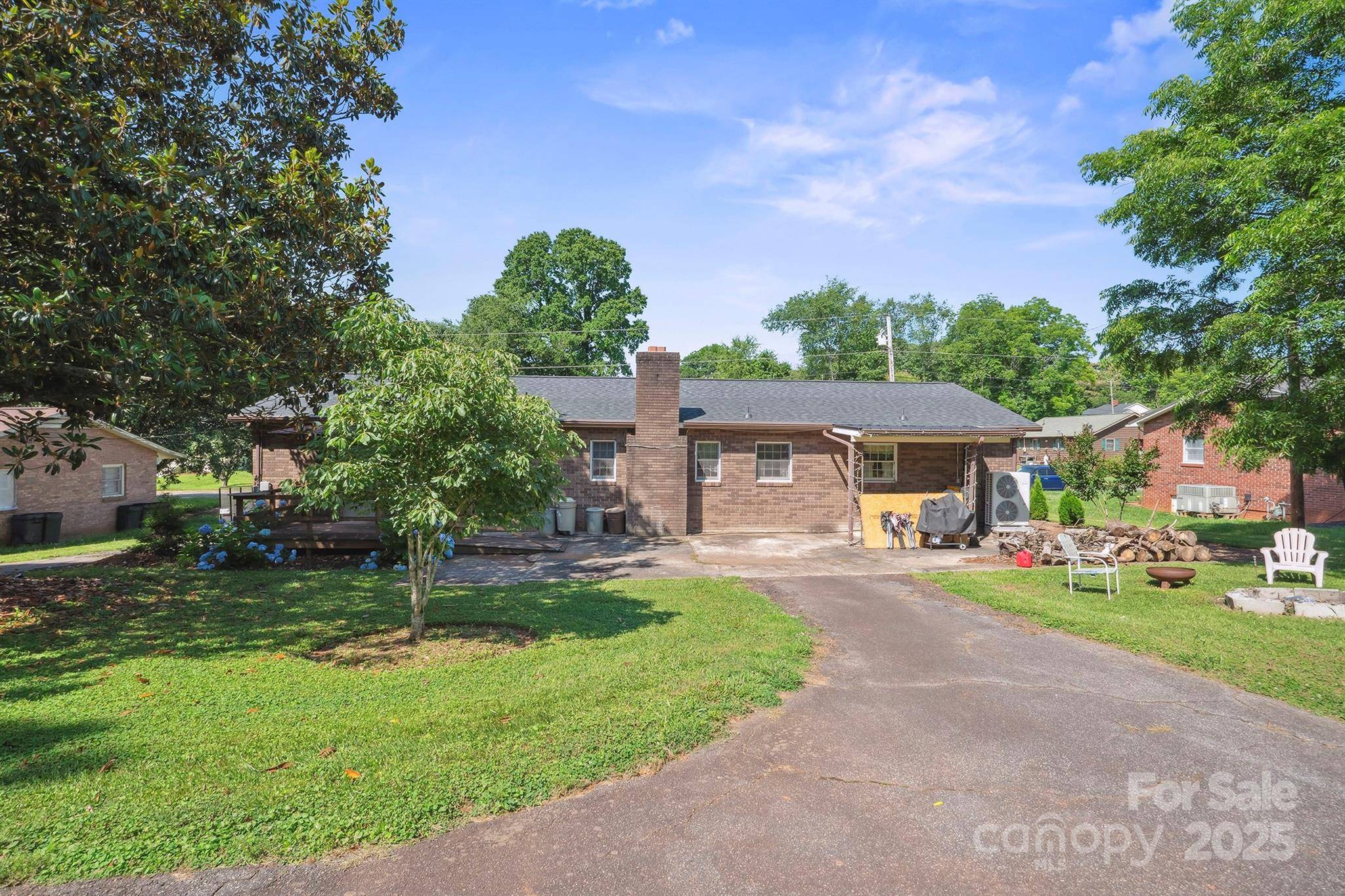 Morganton, NC 28655,203 Shuping ST