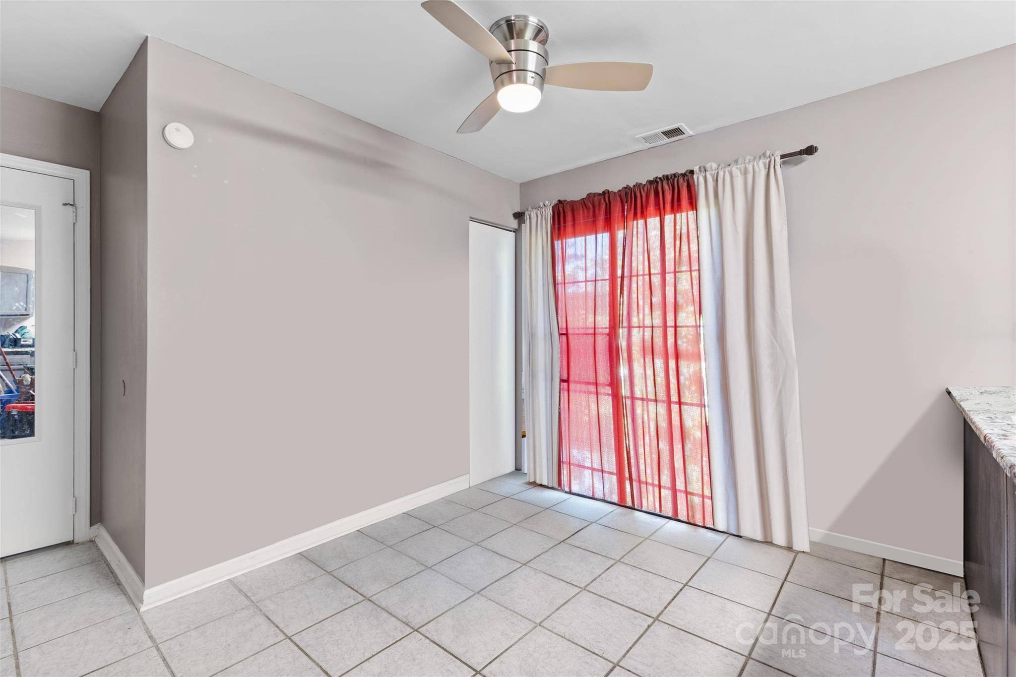 Charlotte, NC 28215,6113 Windsor Gate LN #6113