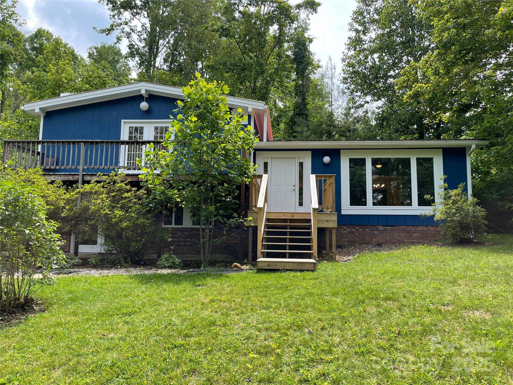Bakersville, NC 28705,132 Jarrett RD